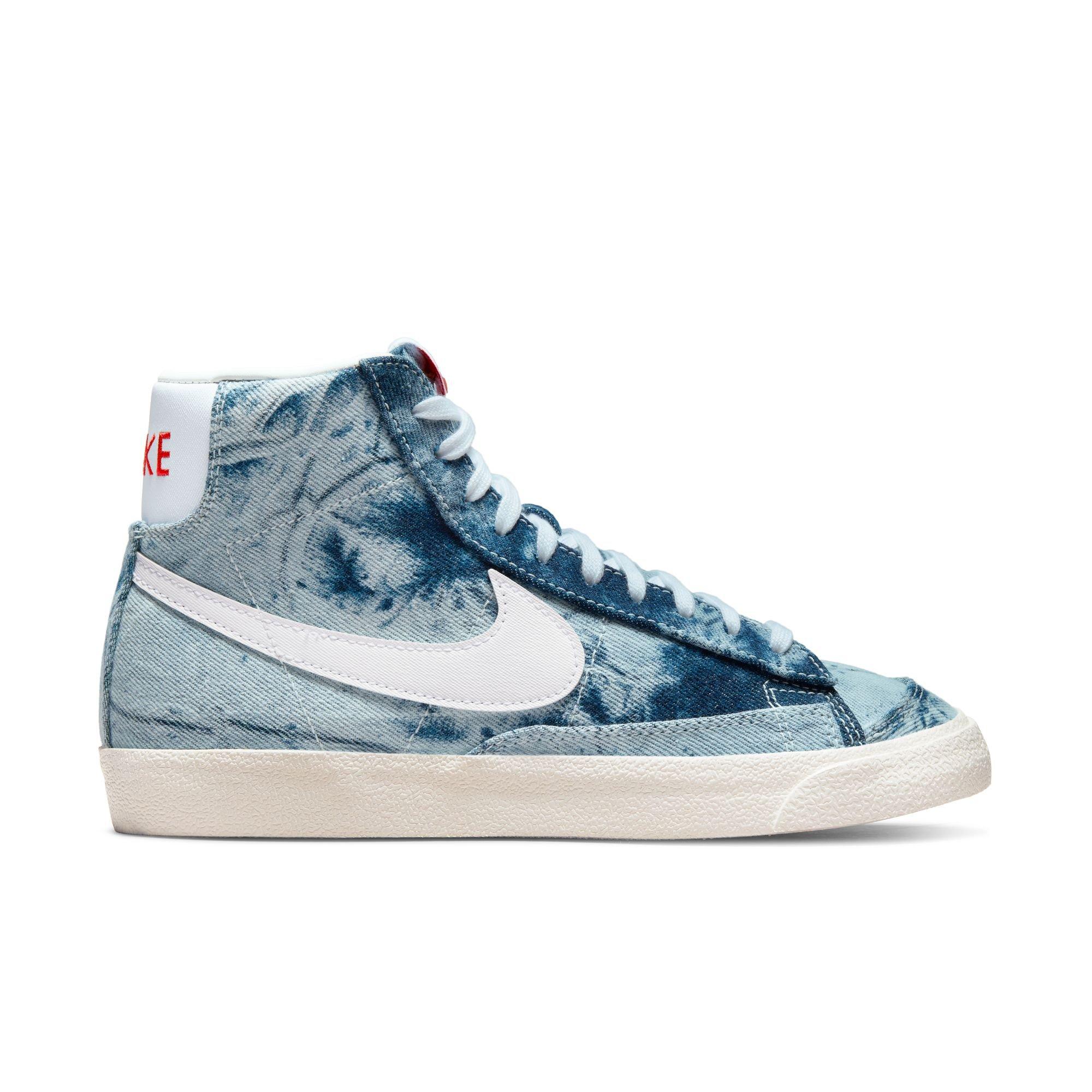 multicolor nike blazer