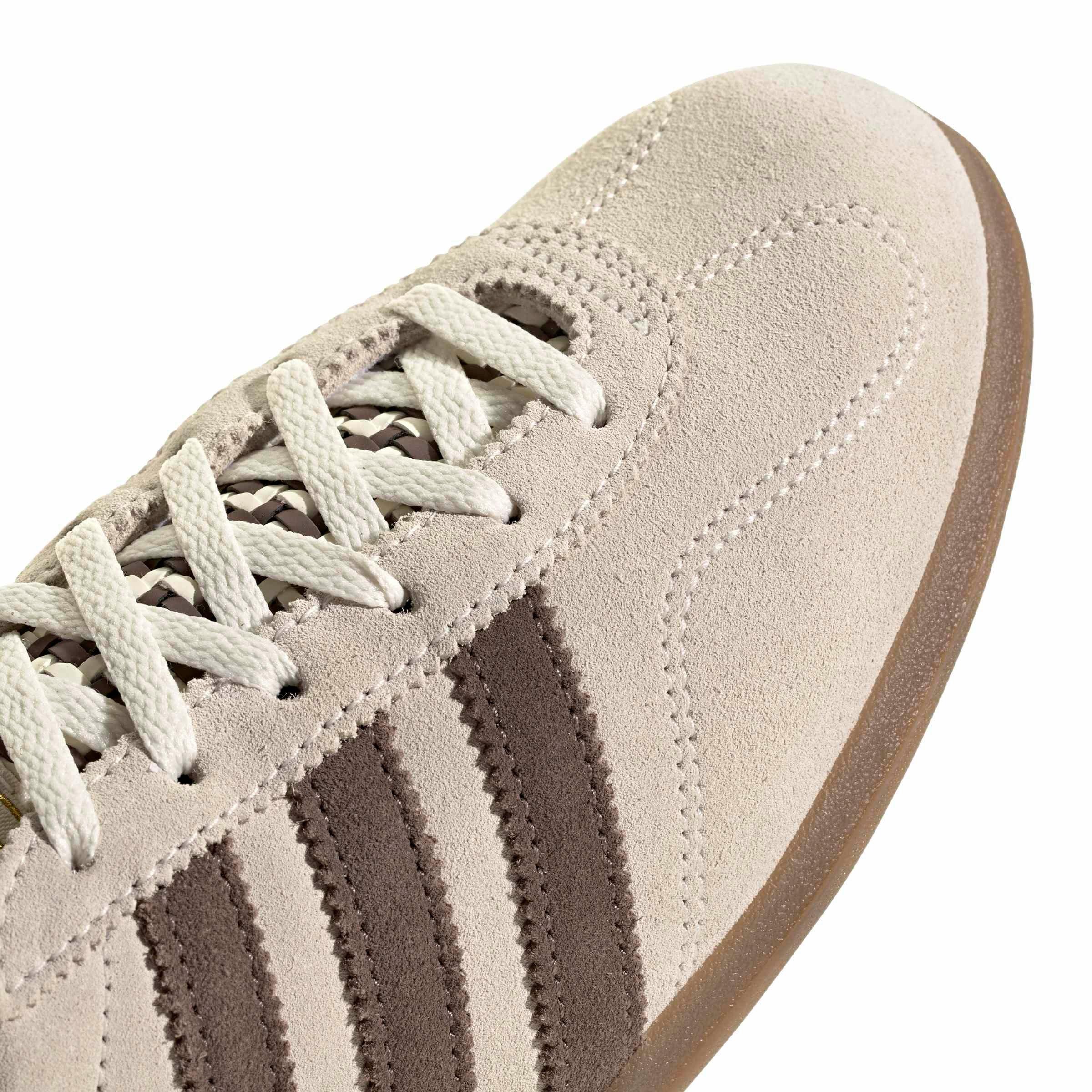 adidas Originals Gazelle Lo Pro "Off White/Earth Strata/Gum 5" Women's Shoe - OFF WHITE/EARTH/GUM