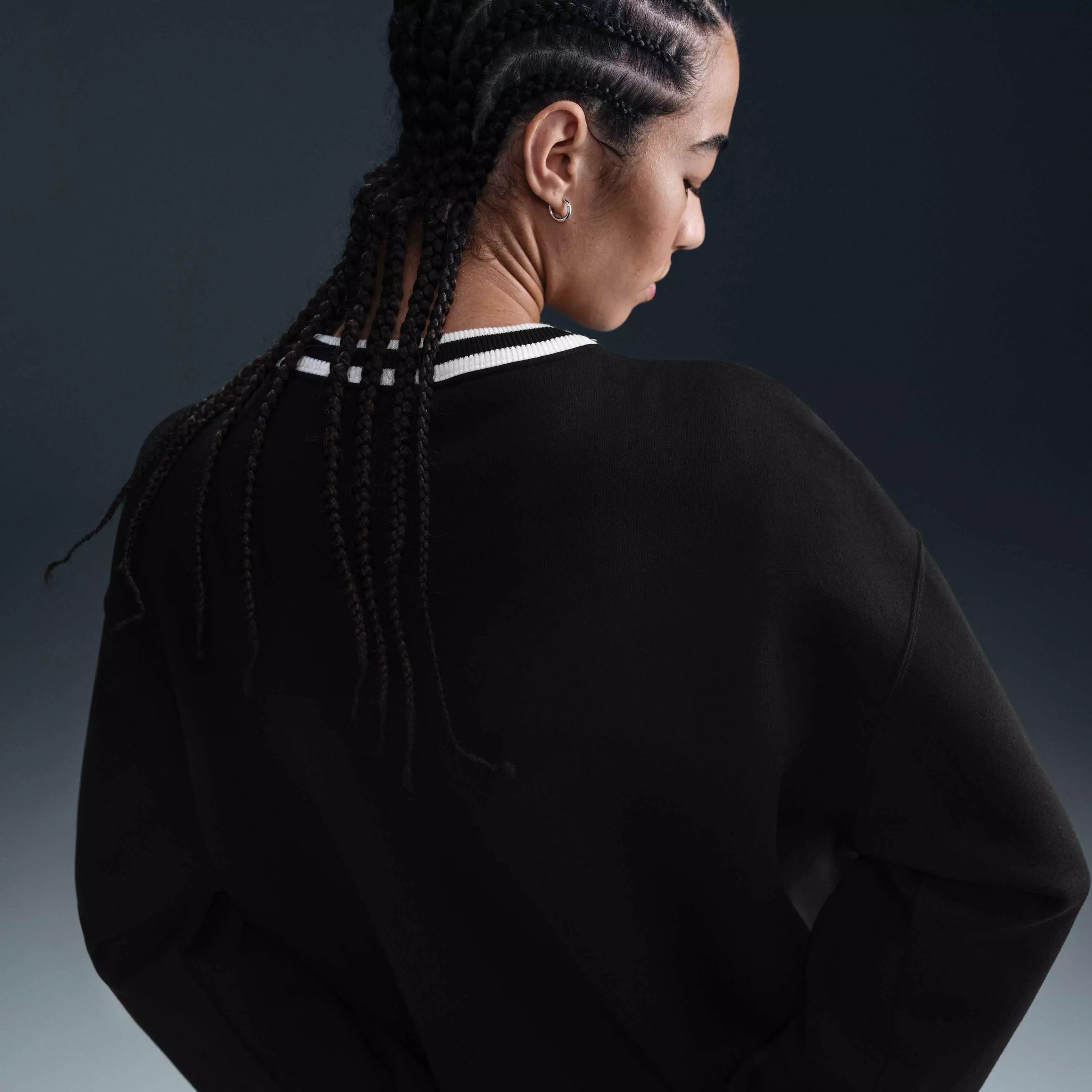 Nike Women's Sportswear Phoenix Fleece Oversized Graphic Crew-Neck Sweatshirt-Black - BLACK