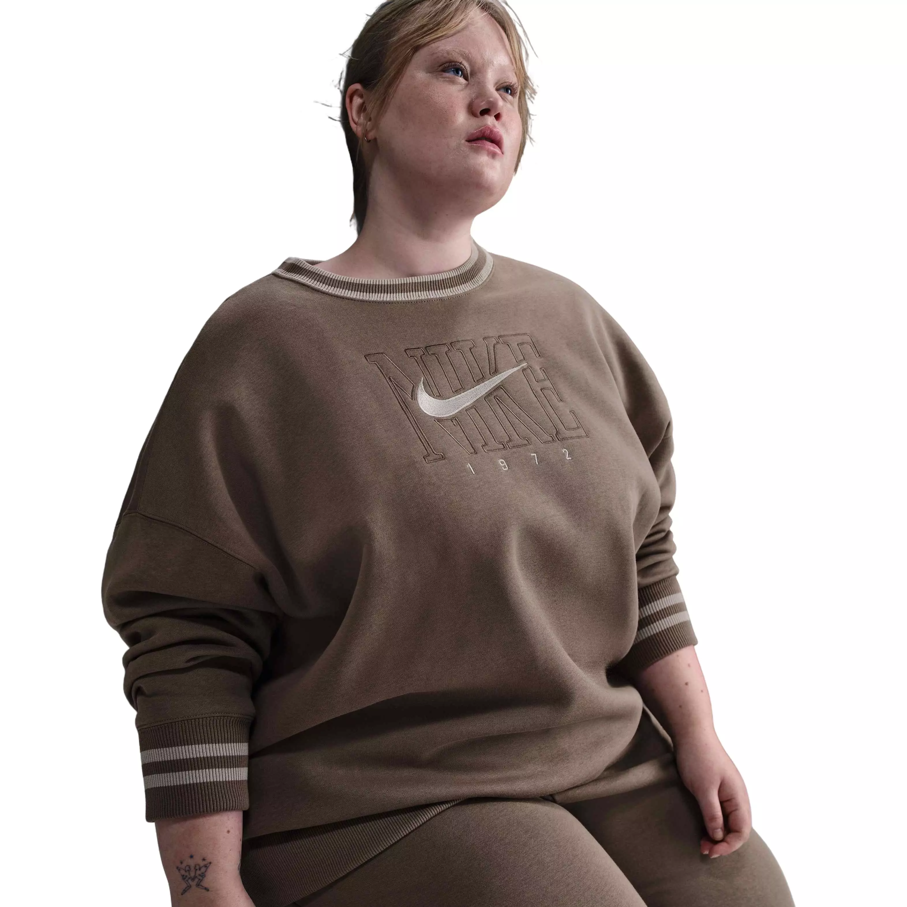Nike Women's Sportswear Phoenix Fleece Graphic Crew-Neck Sweatshirt -Brown - BROWN