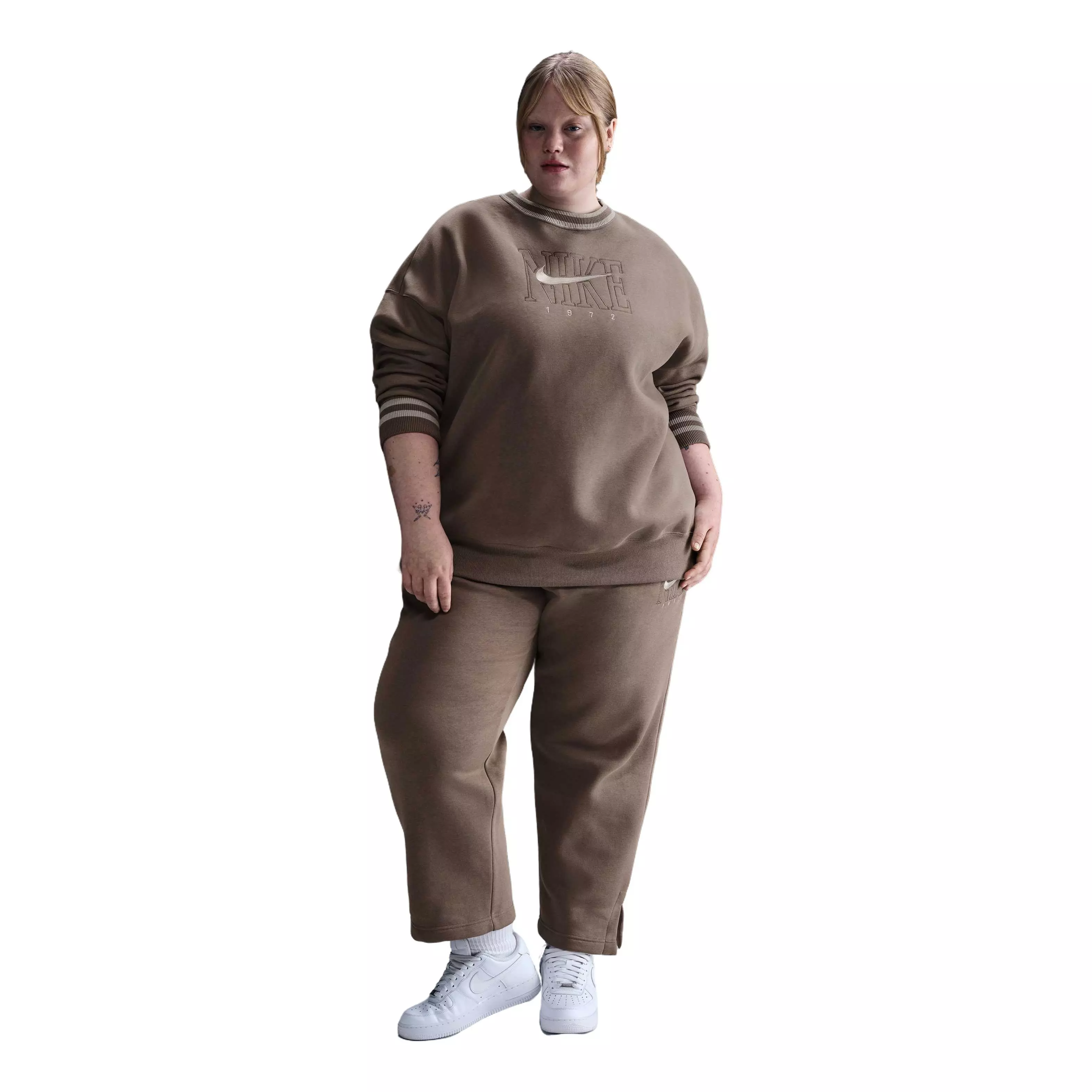 Nike Women's Sportswear Phoenix Fleece Graphic Crew-Neck Sweatshirt -Brown - BROWN