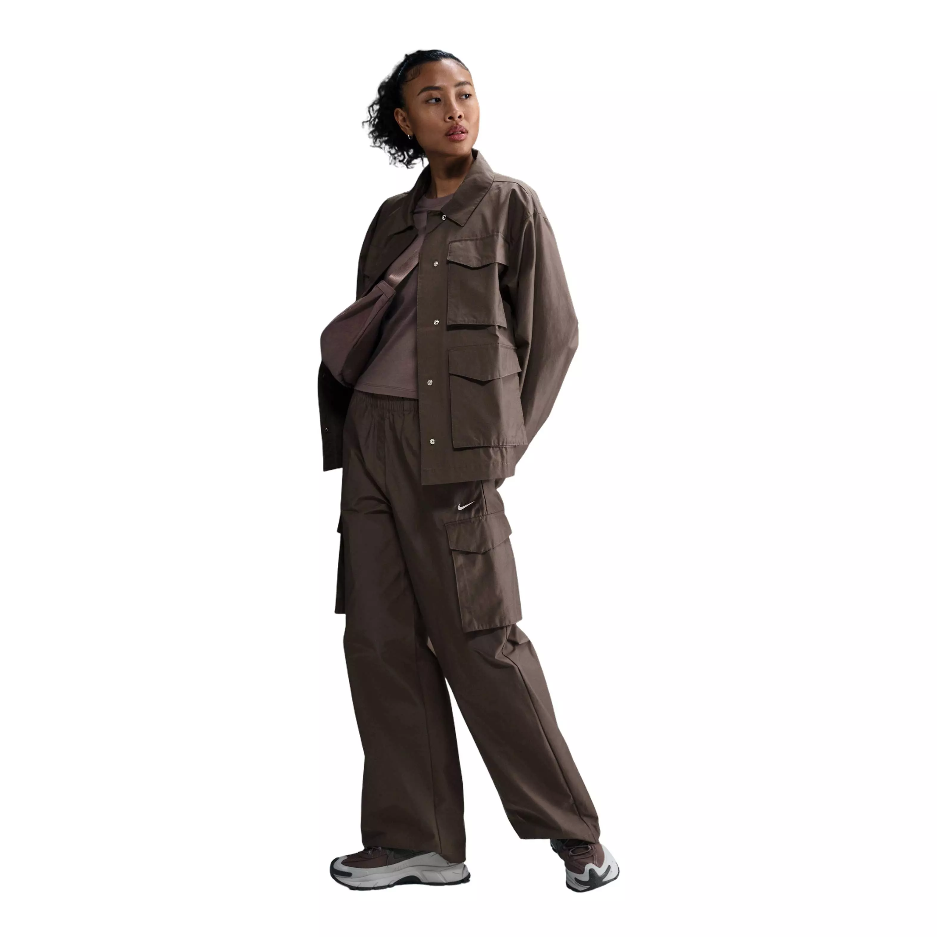 Nike Women's Sportswear Everything Wovens Mid-Rise Cargo Pants - Brown - BROWN