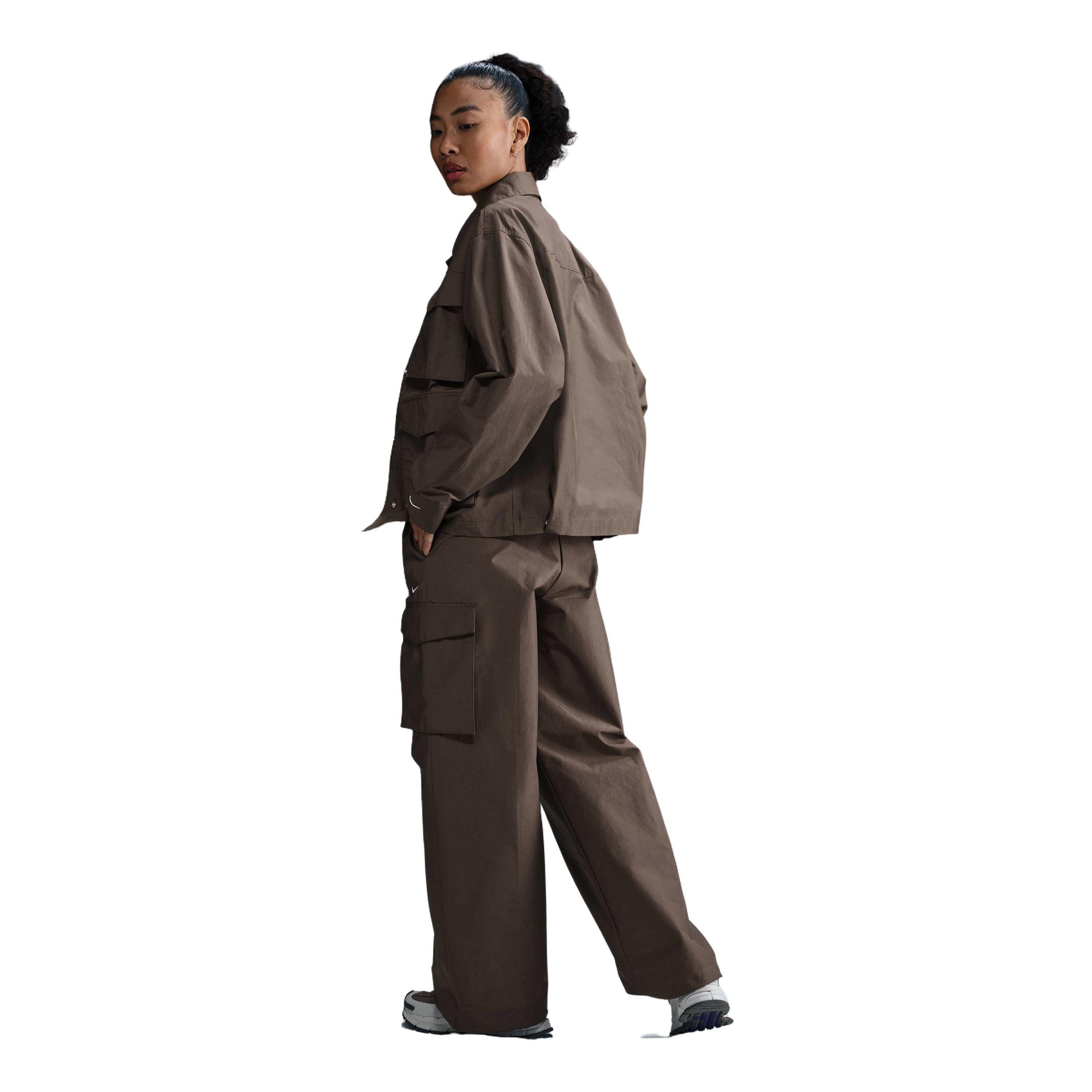 Nike Women's Sportswear Everything Wovens Mid-Rise Cargo Pants - Brown - BROWN Thumbnail View 4
