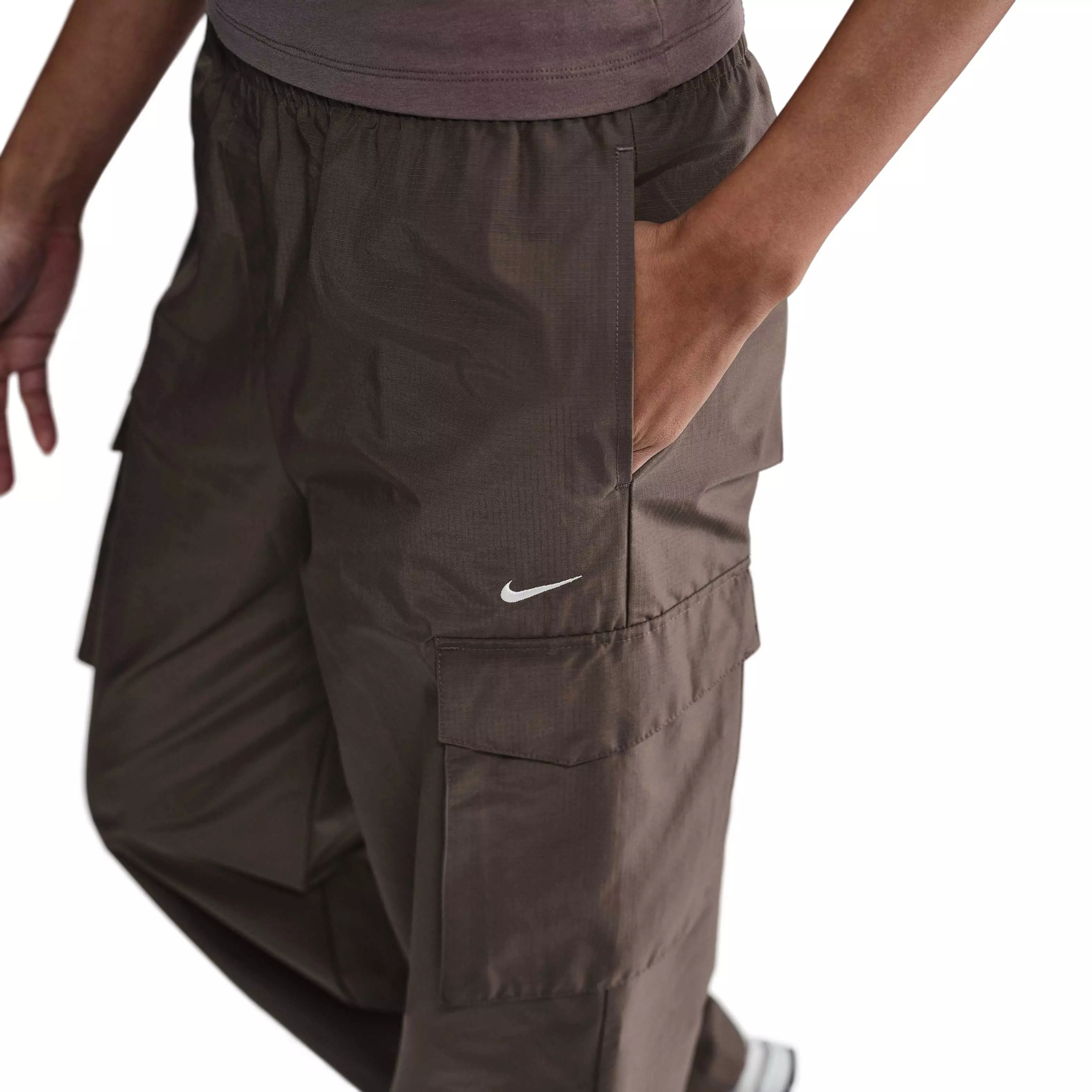 Nike Women's Sportswear Everything Wovens Mid-Rise Cargo Pants - Brown - BROWN