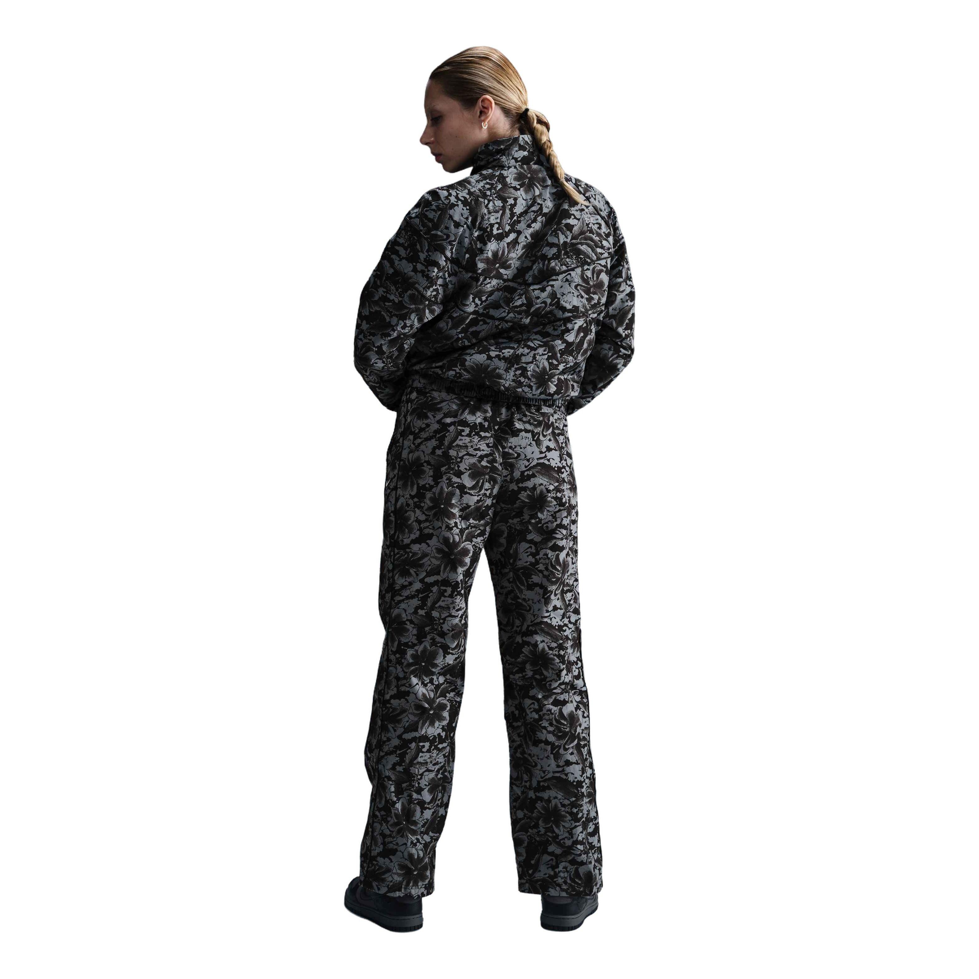 Nike Women's Sportswear Windrunner UV Protection Mid-Rise Woven Printed Pants-Black - BLACK Thumbnail View 4