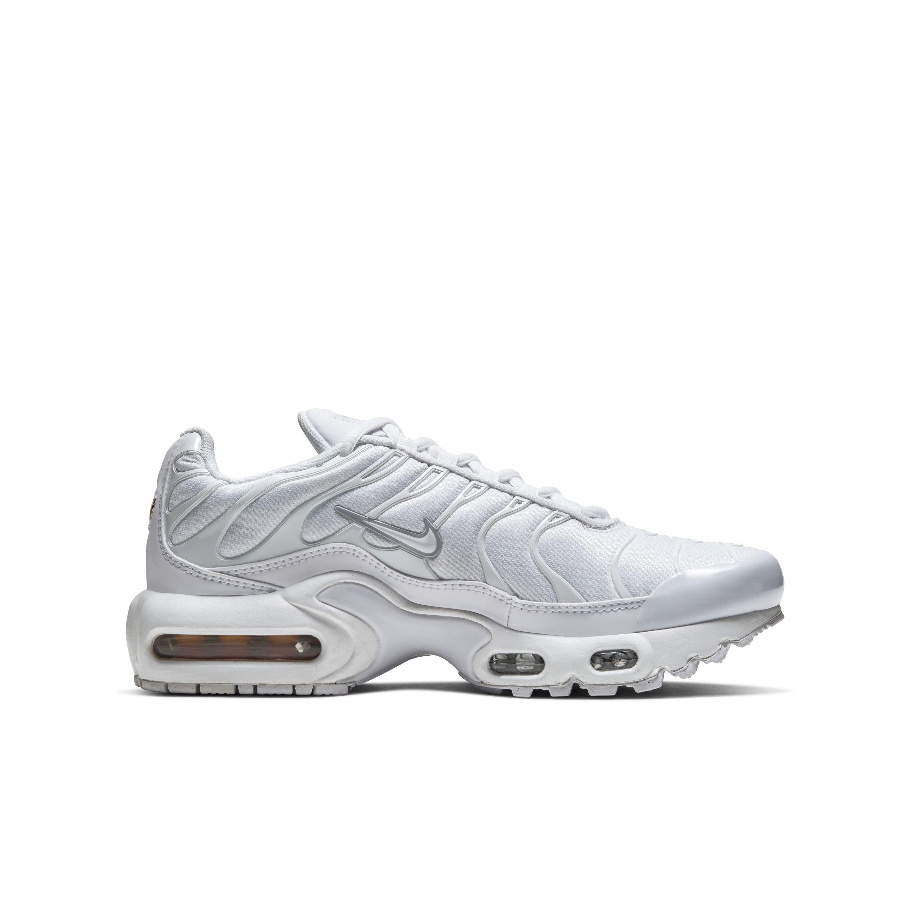 Air max plus 2024 boys' grade school