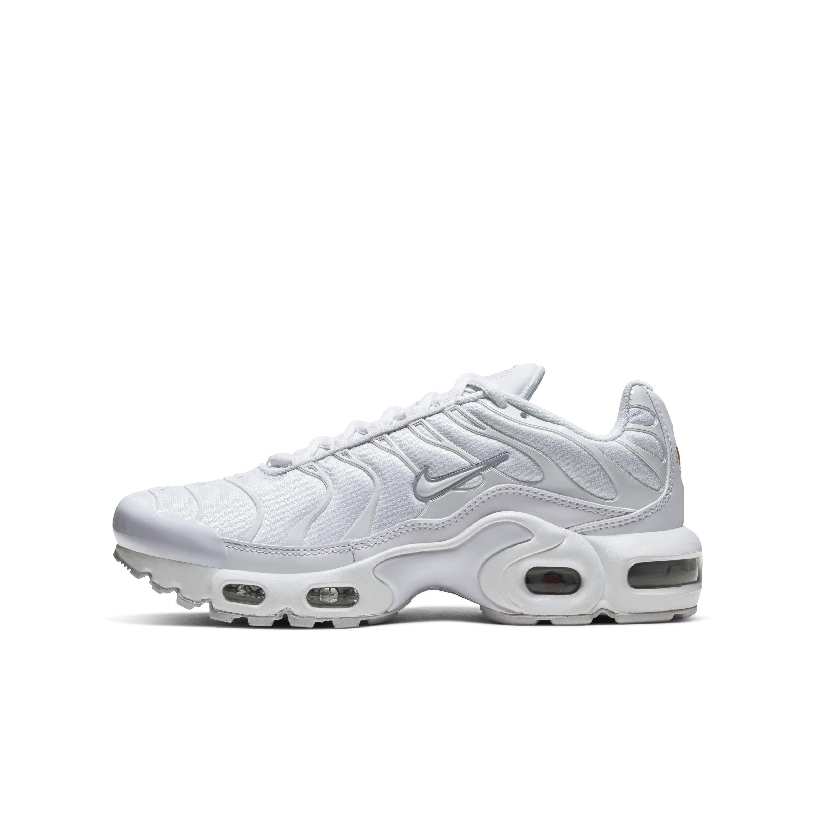 Nike air max outlet plus grade school