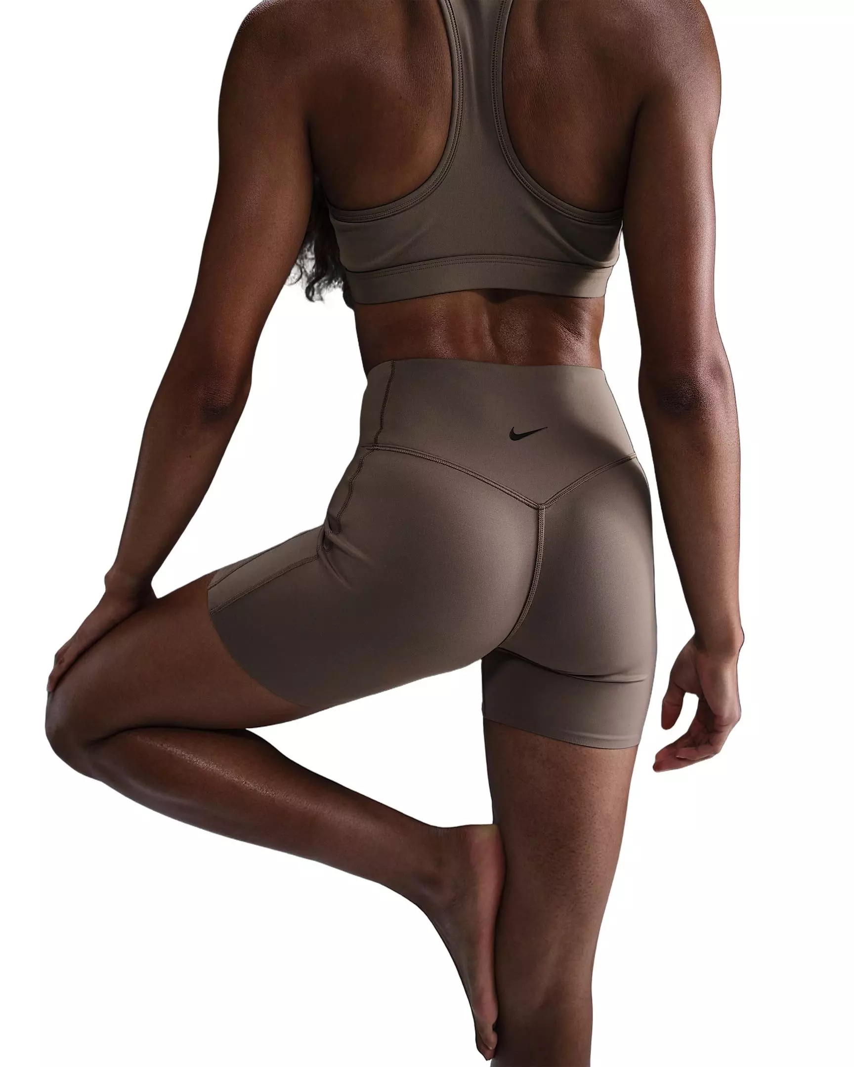 Nike Women's Universa Med-Support High-Waisted 5" Biker Shorts w/Pocket -Brown - BROWN