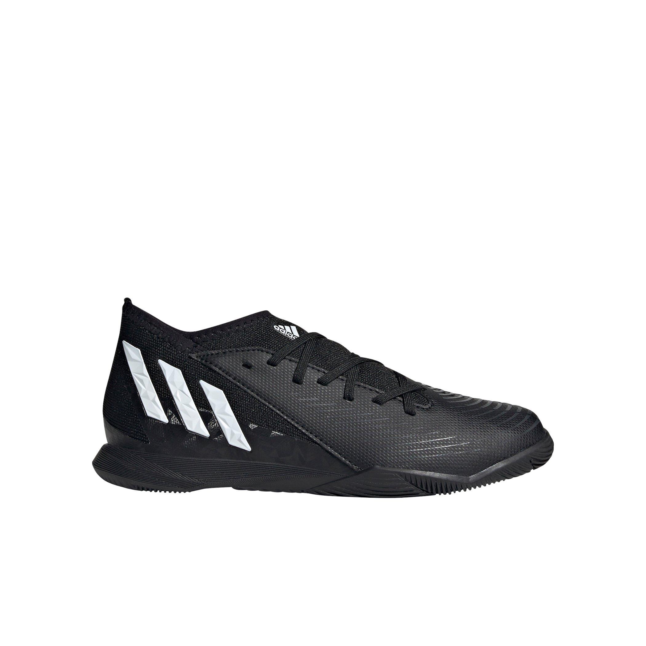 Indoor soccer sale shoes hibbett sports