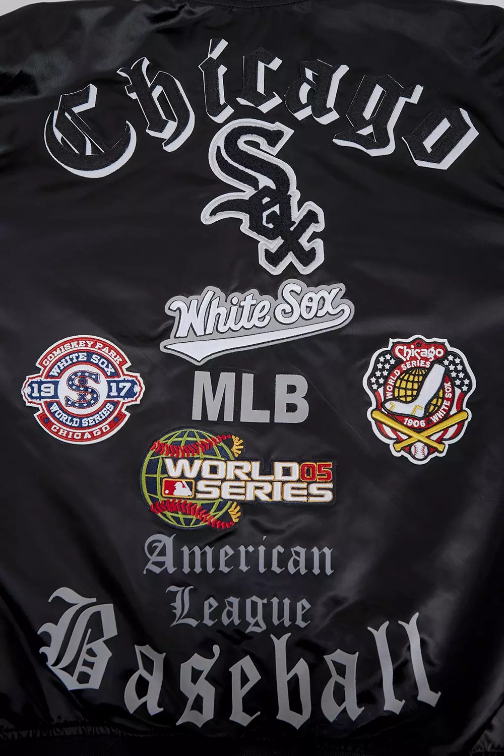 Pro Standard Men's MLB Chicago White Sox Old English Satin Jacket - Black - BLACK