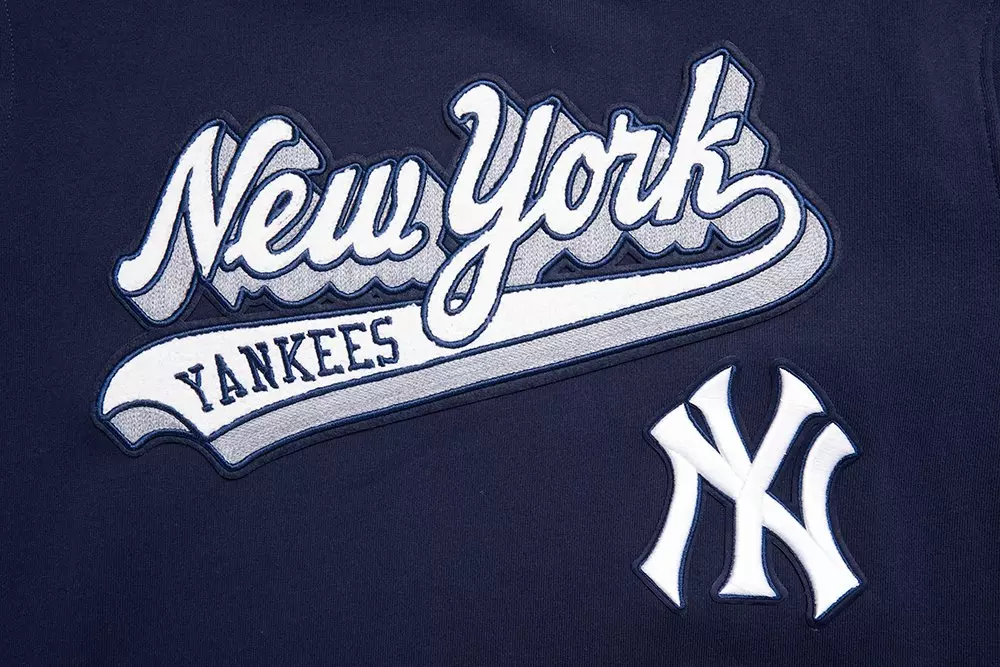Pro Standard Men's MLB New York Yankees Script Tail Rib Fleece Pullover Hoodie - Navy - NAVY