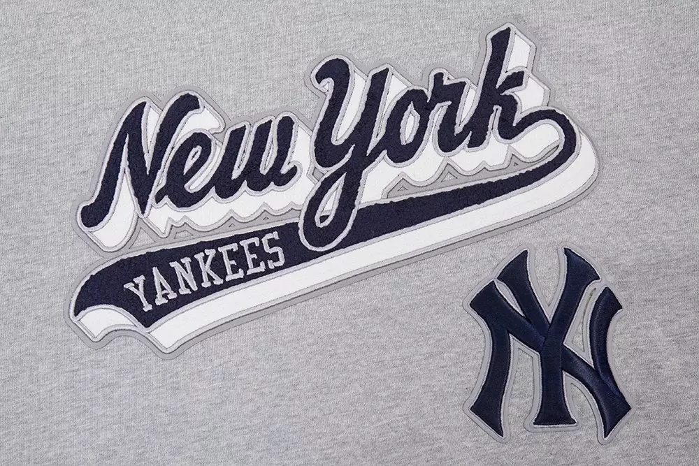 Pro Standard Men's MLB New York Yankees Script Tail Rib Fleece Pullover Hoodie - Grey/Navy - GREY/NAVY