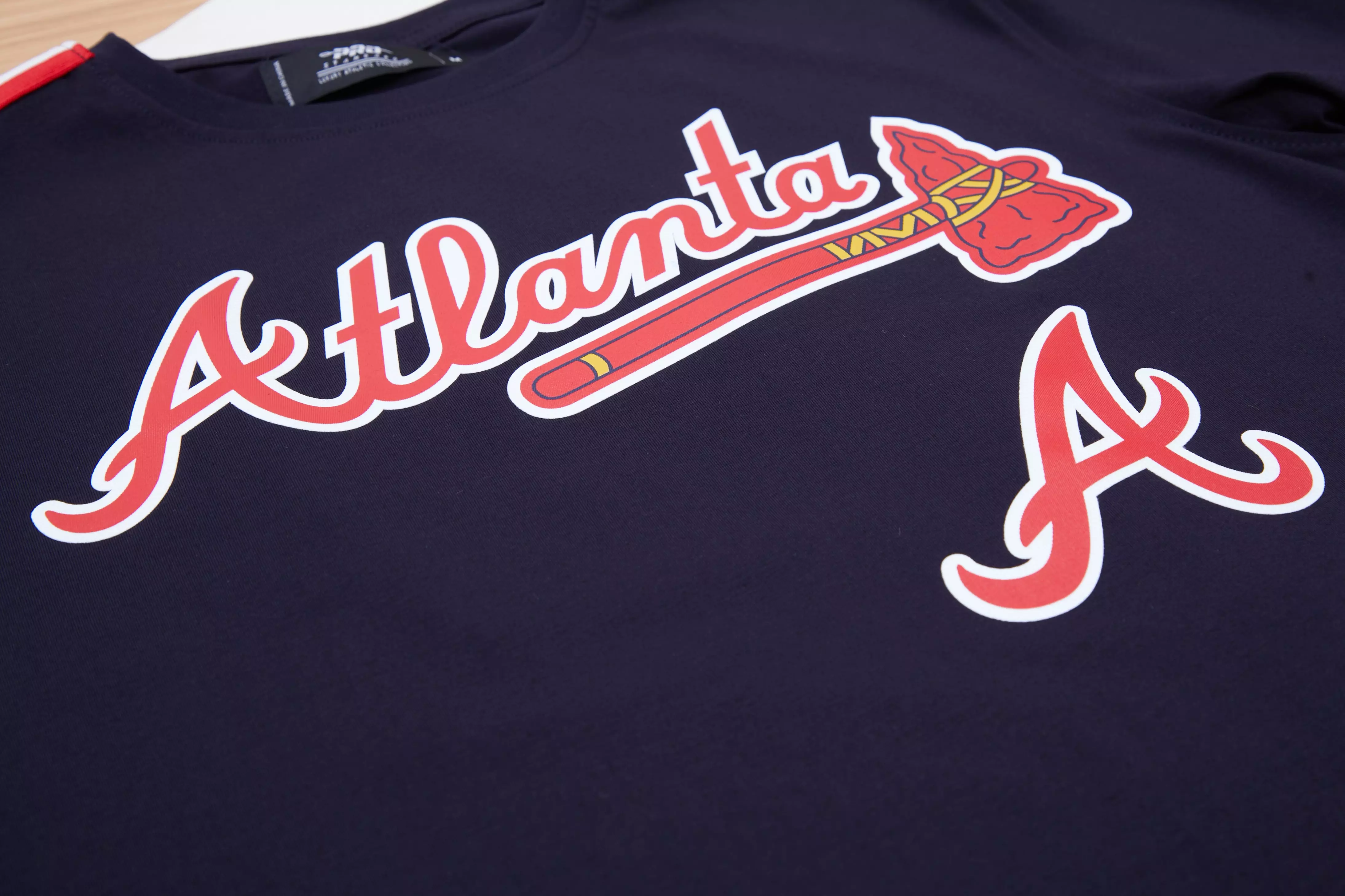 Pro Standard Men's MLB Atlanta Braves Logo Pro Team Taping Top - Navy/Red - NAVY/RED