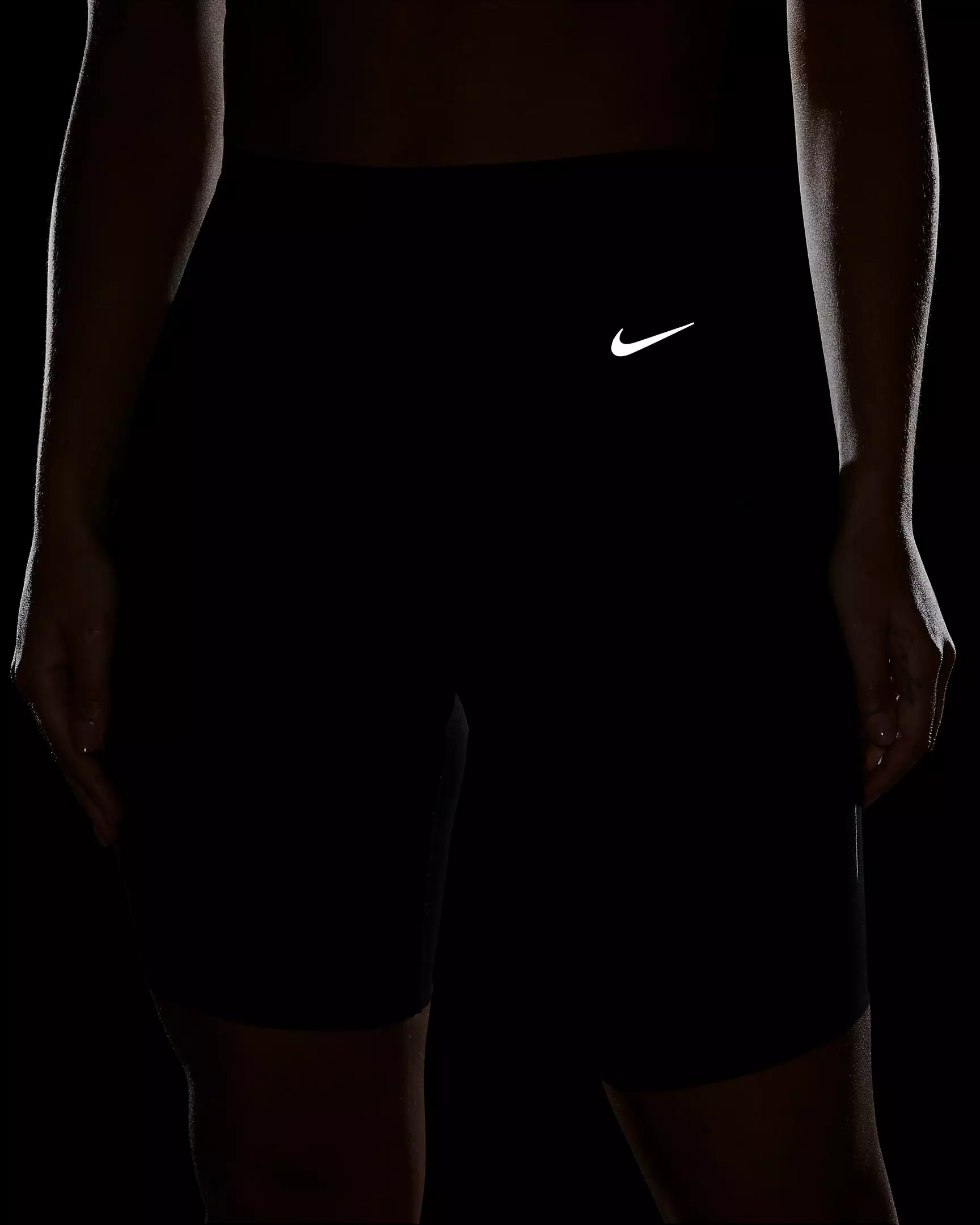 Nike Women's Dri-FIT Unisersa HR 8in Shorts - BLACK