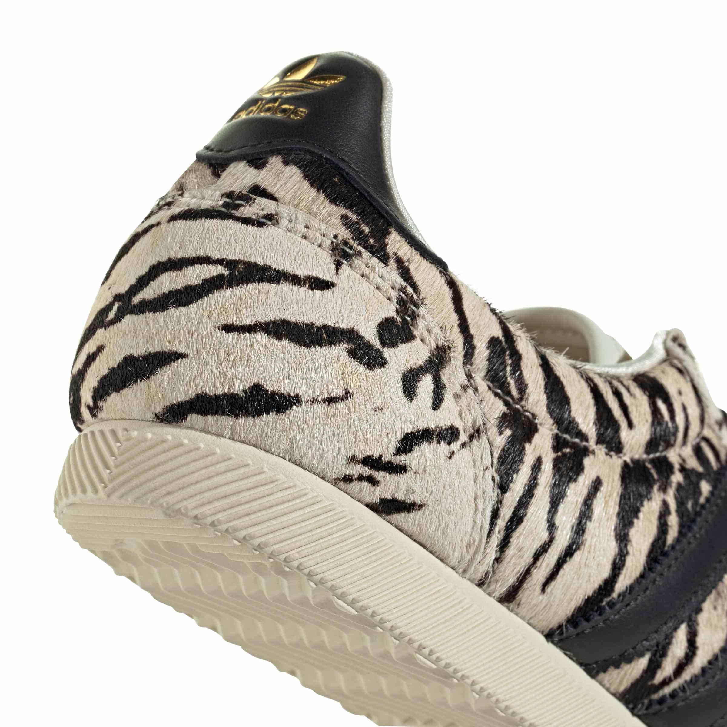 adidas Originals Japan Sneaker in Black,White - Size 5.5