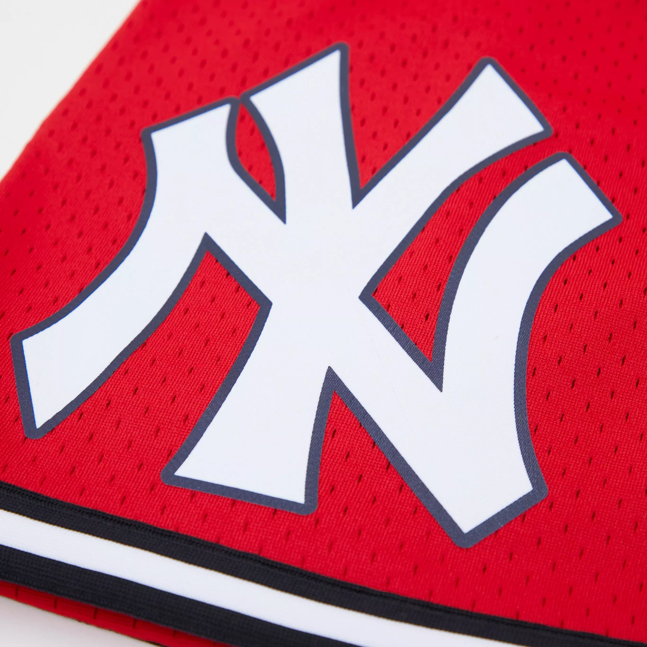 Pro Standard Men's MLB New York Yankees Logo Mesh Short - Red - RED