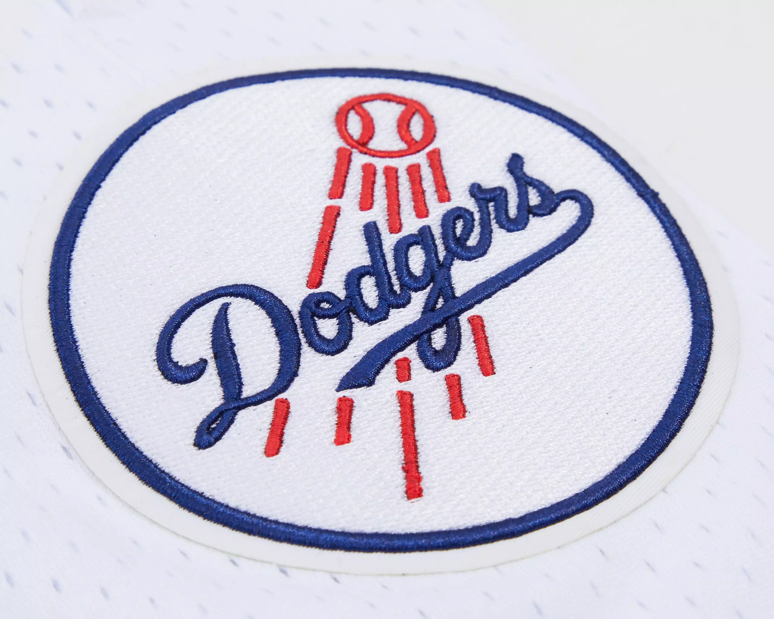 Pro Standard Men's MLB Los Angeles Dodgers Logo Mesh Short - White - WHITE