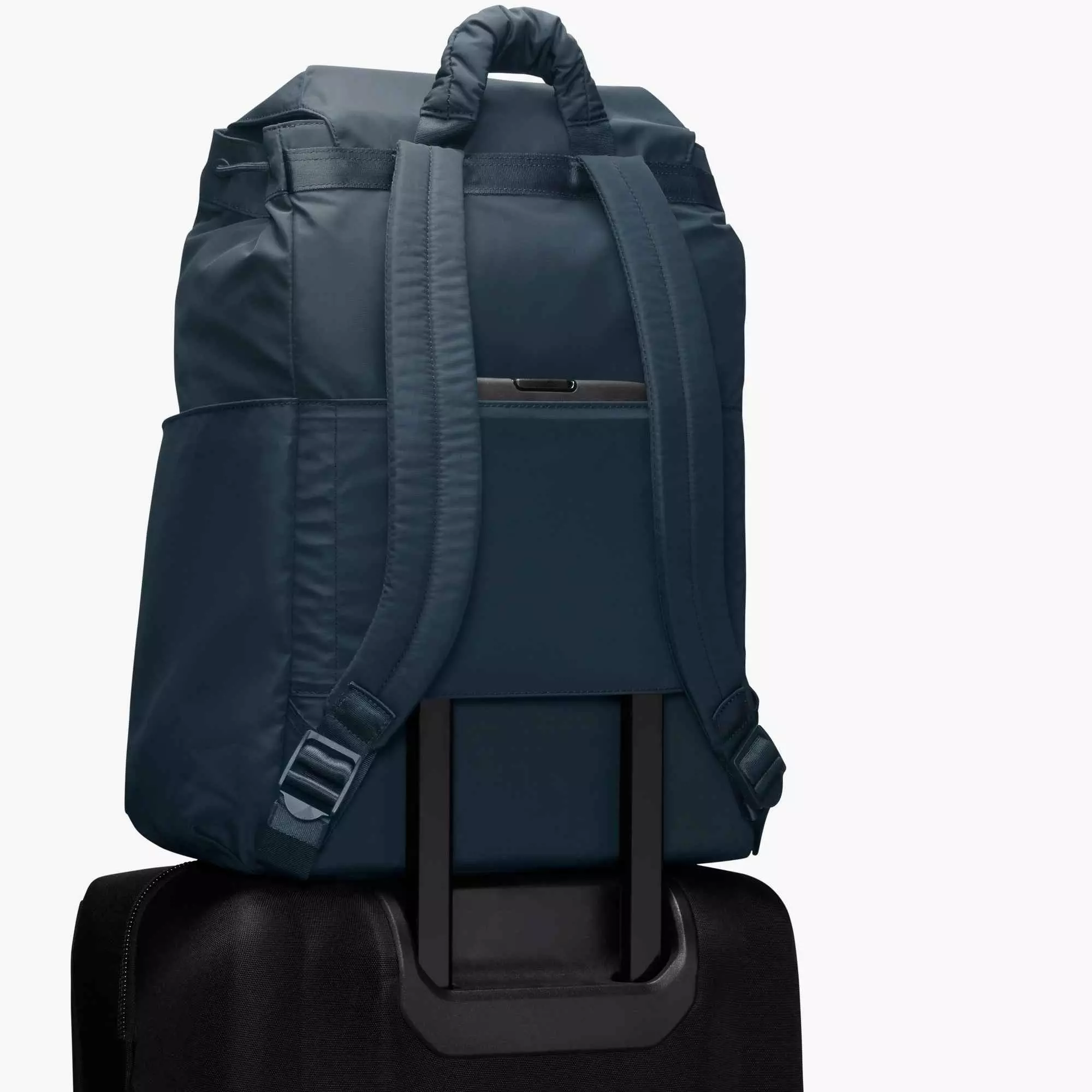 Nike One Women'​s 25L Backpack -Navy - NAVY