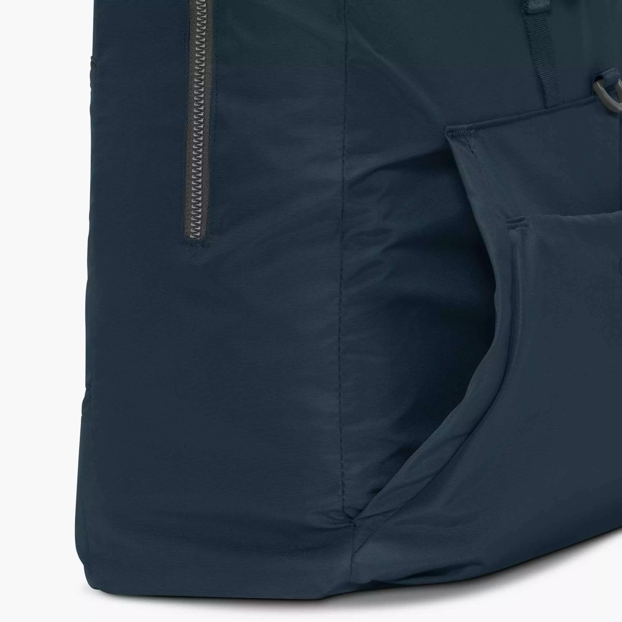 Nike One Women'​s 25L Backpack -Navy - NAVY