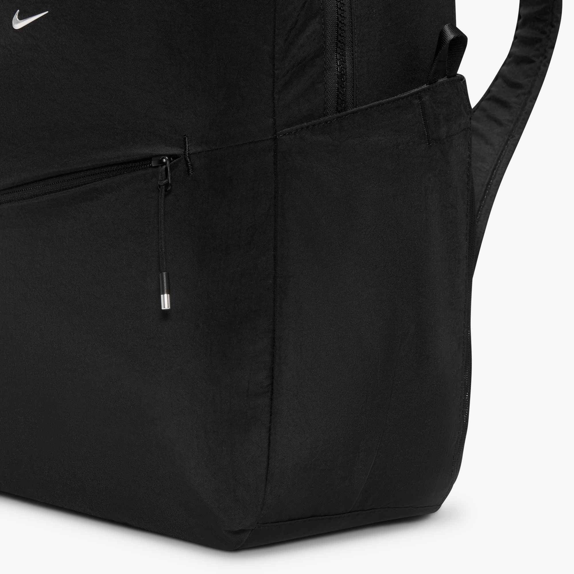 Nike Aura​ 24L Black Backpack