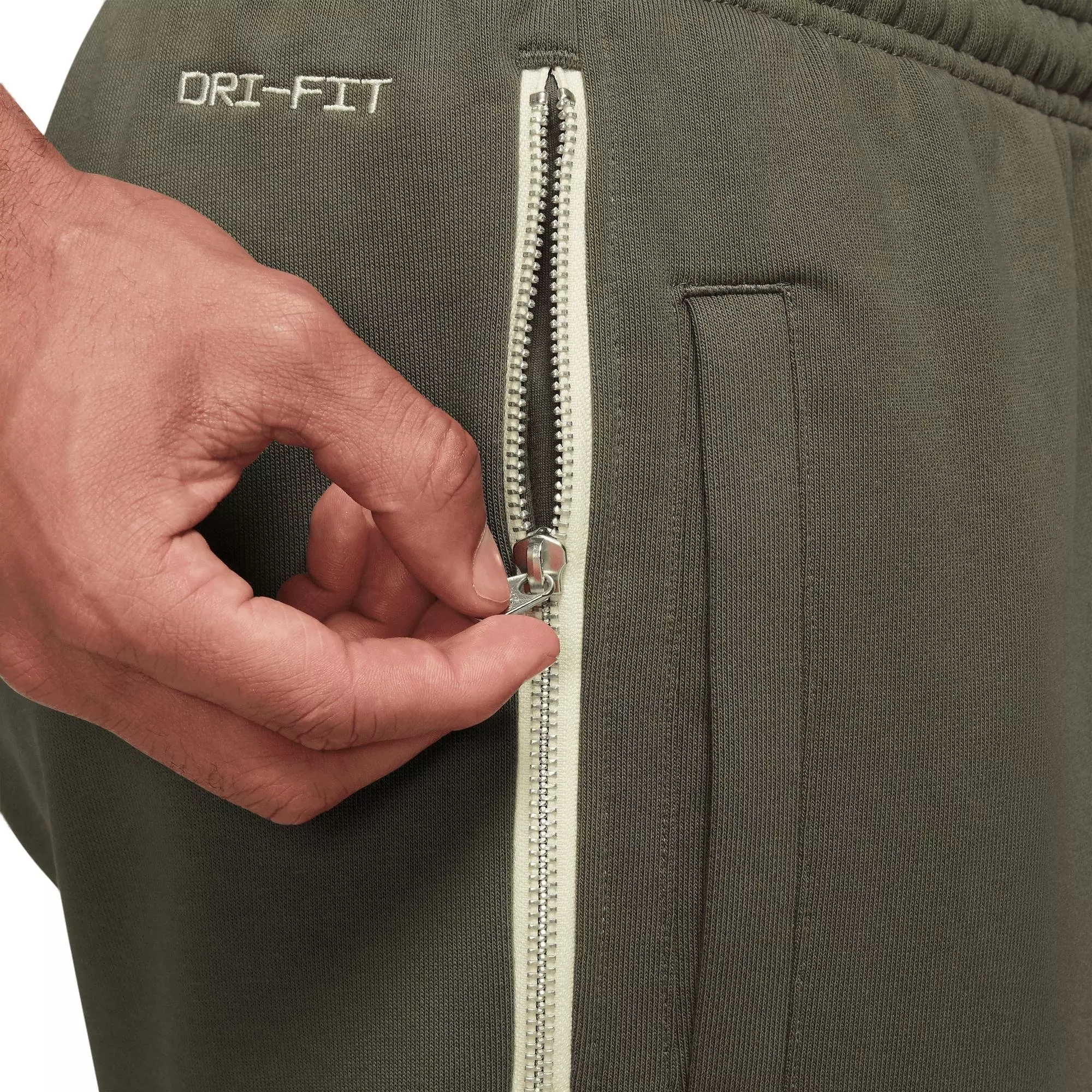 Nike Men's Dri-FIT Standard Issue Basketball Pants - OLIVE