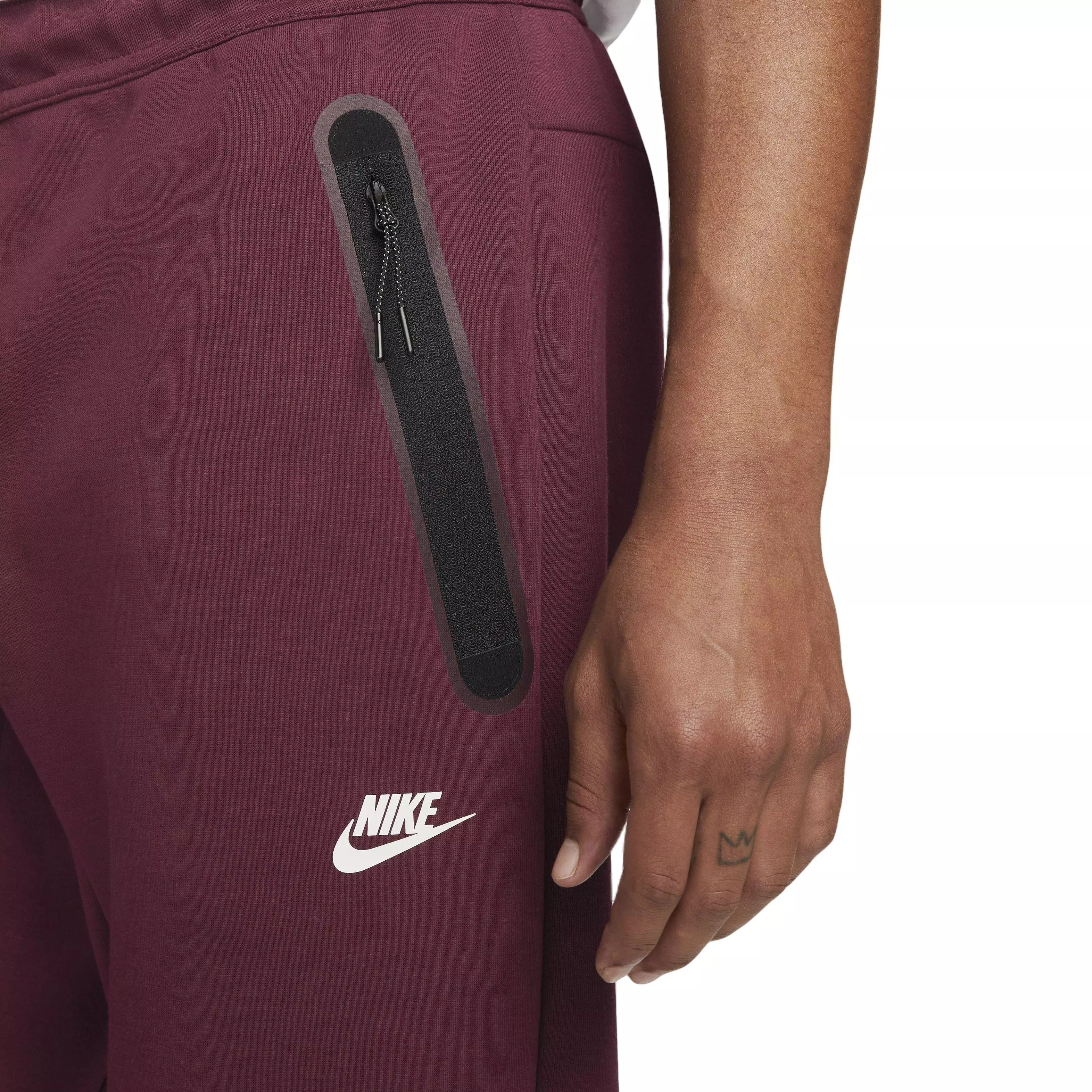 Nike Men's Sportswear Straight Leg Tech Fleece Bungee Pants - MAROON