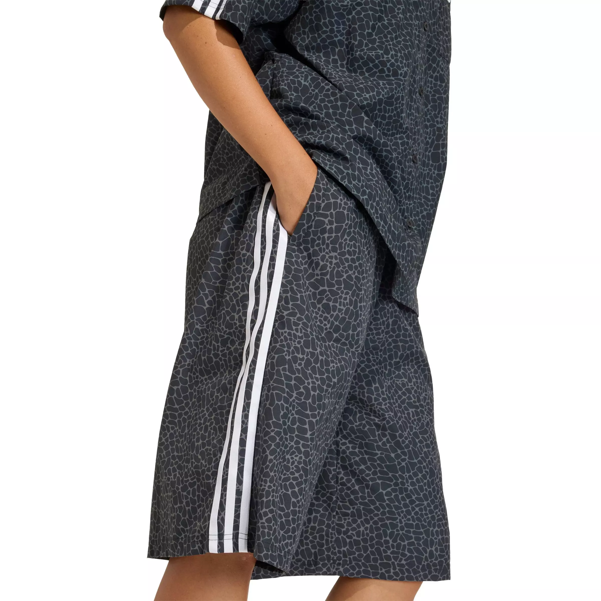 adidas Originals Women's AOP Parachute Dark Wash Denim Jorts - BLACK/GREY