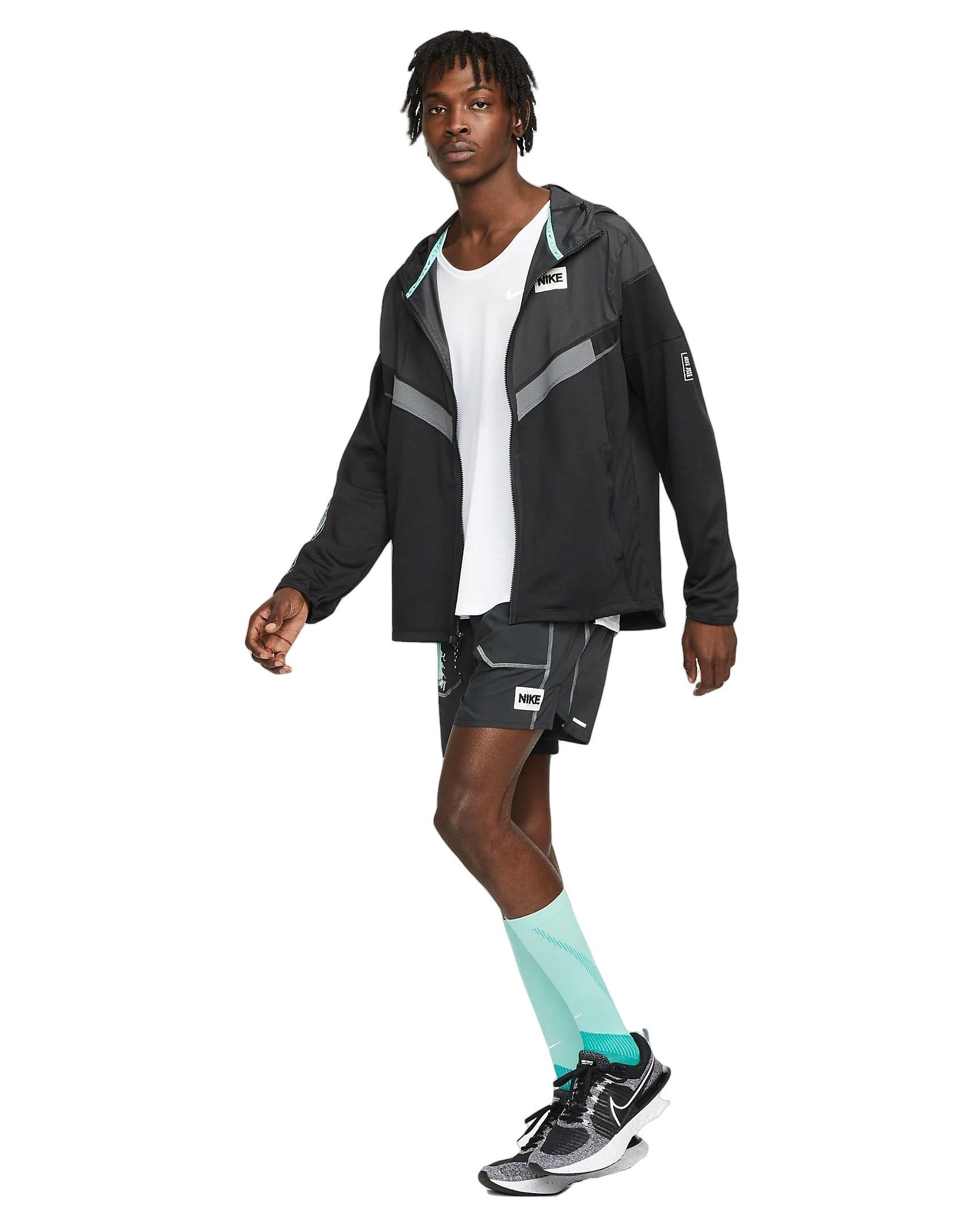 Nike Men's Windrunner DYE Running Jacket - BLACK Thumbnail View 10