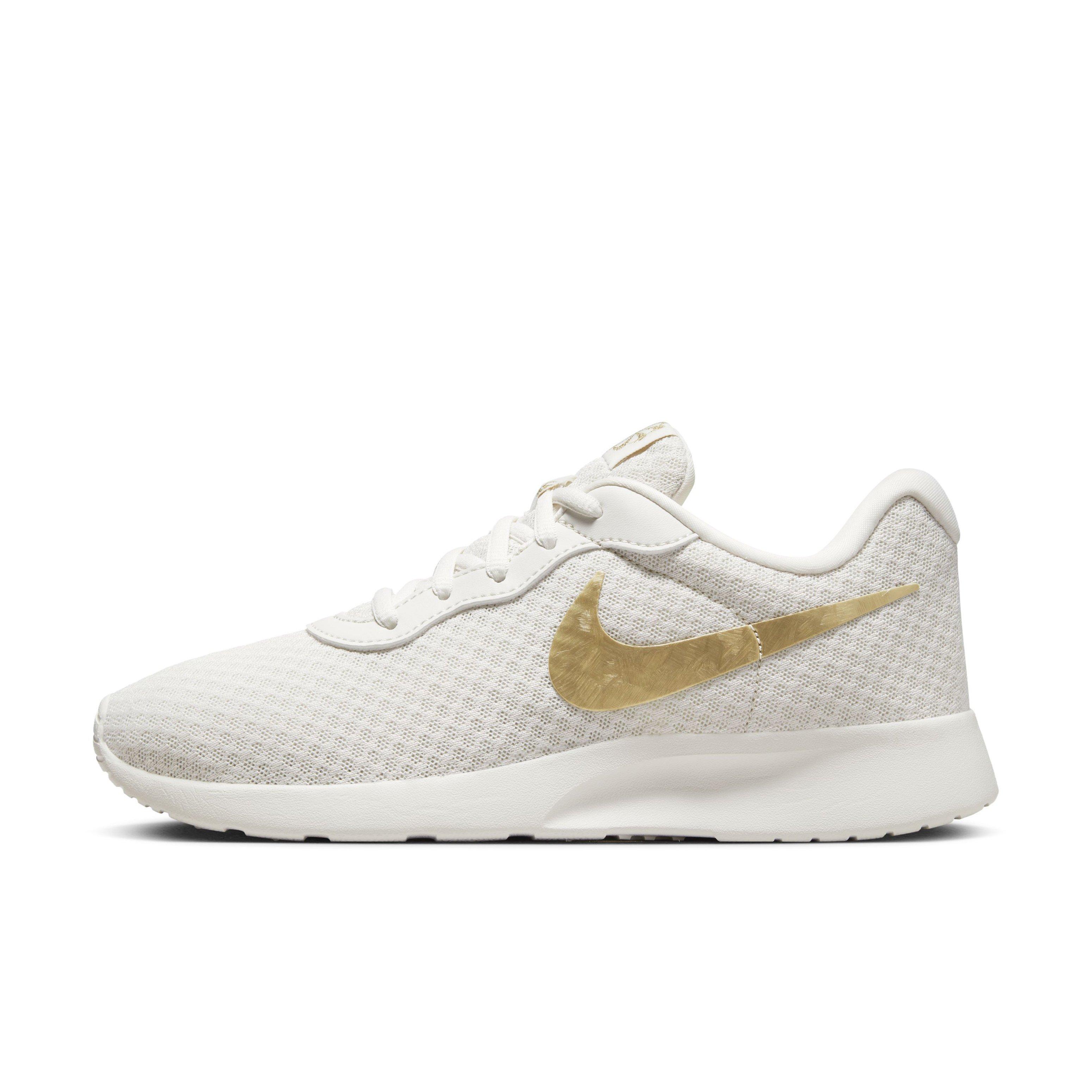 Nike tanjun clearance metallic