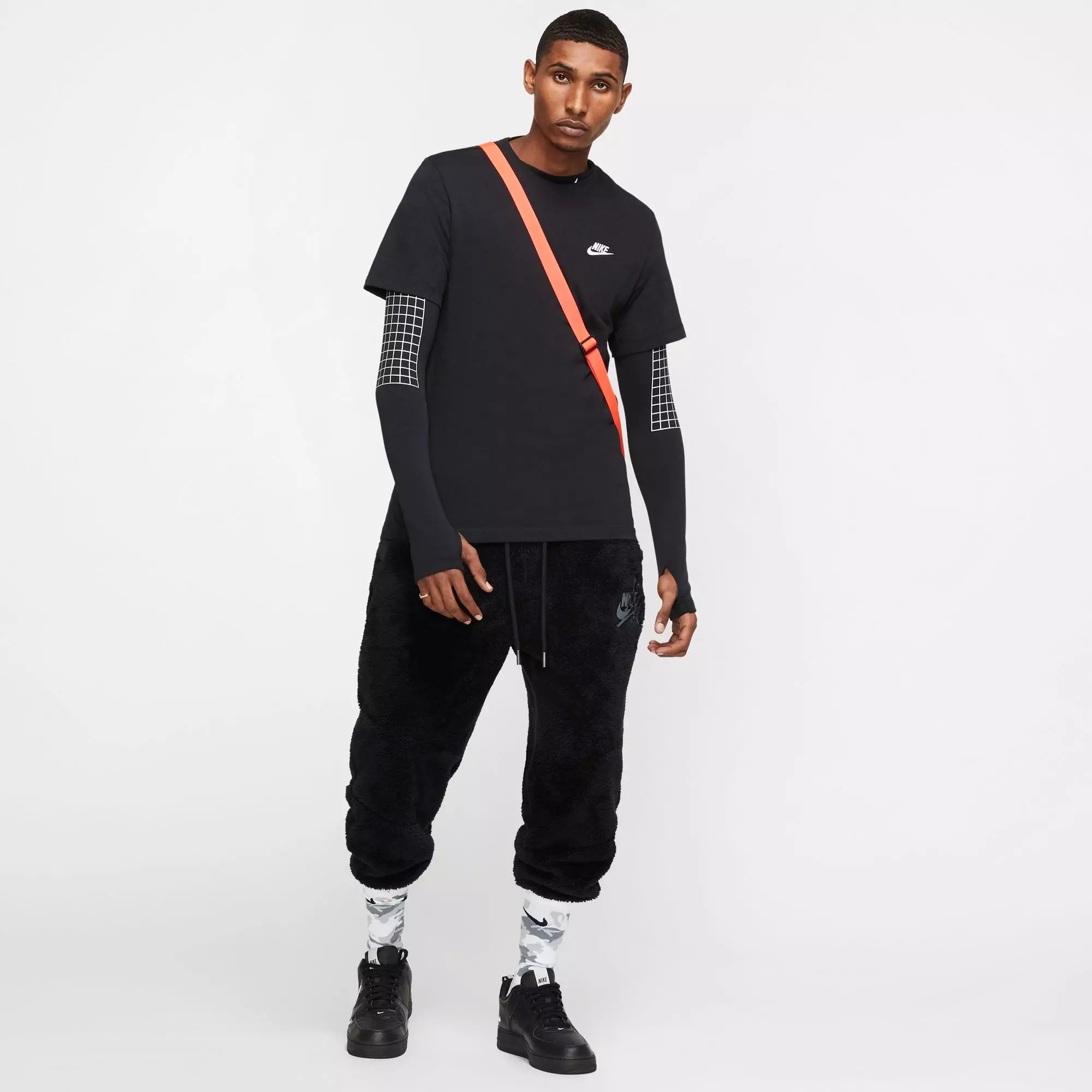 Nike Men's "Black" Sportswear Club Tee - BLACK