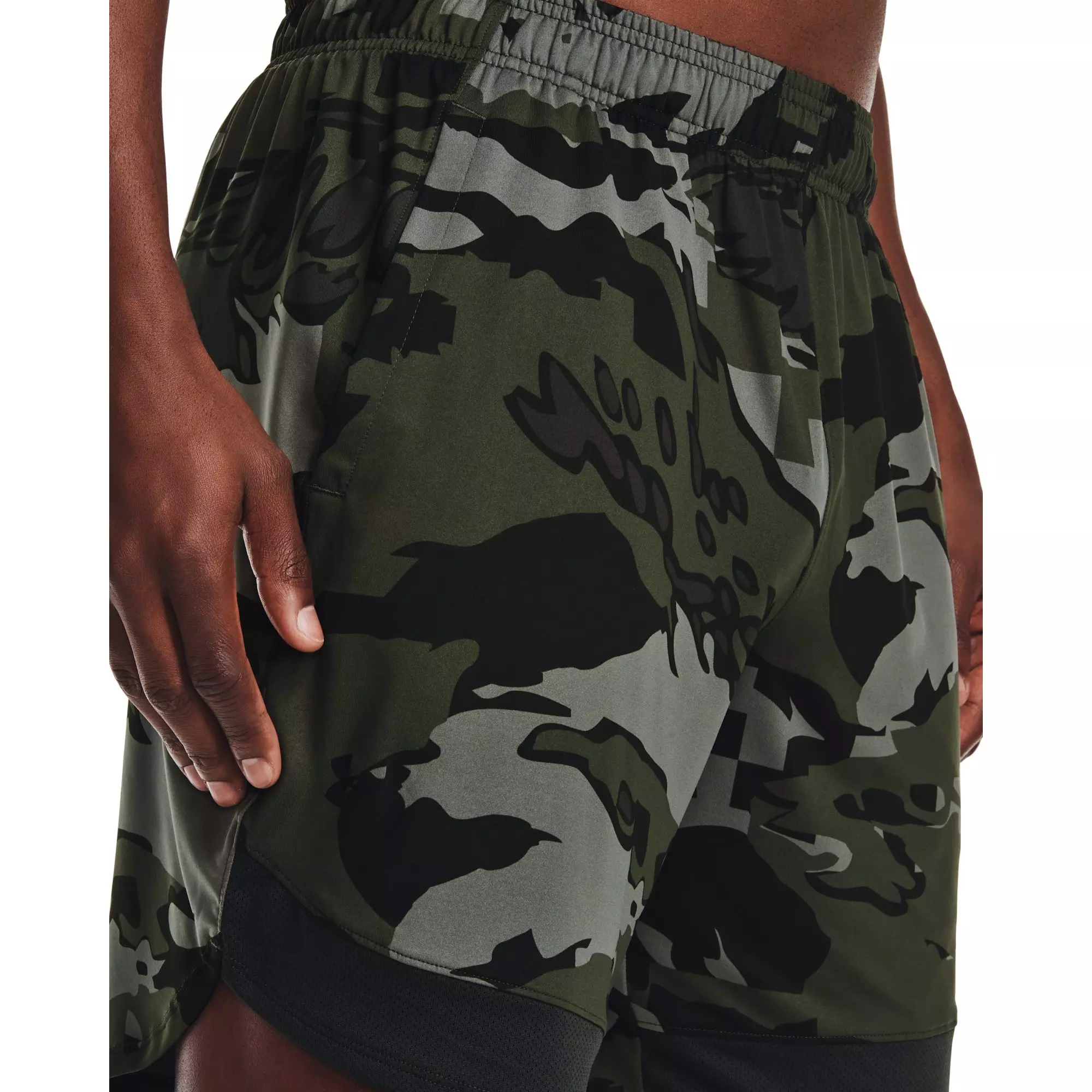 Under Armour Men's Train Stretch Shorts - CAMOUFLAGE