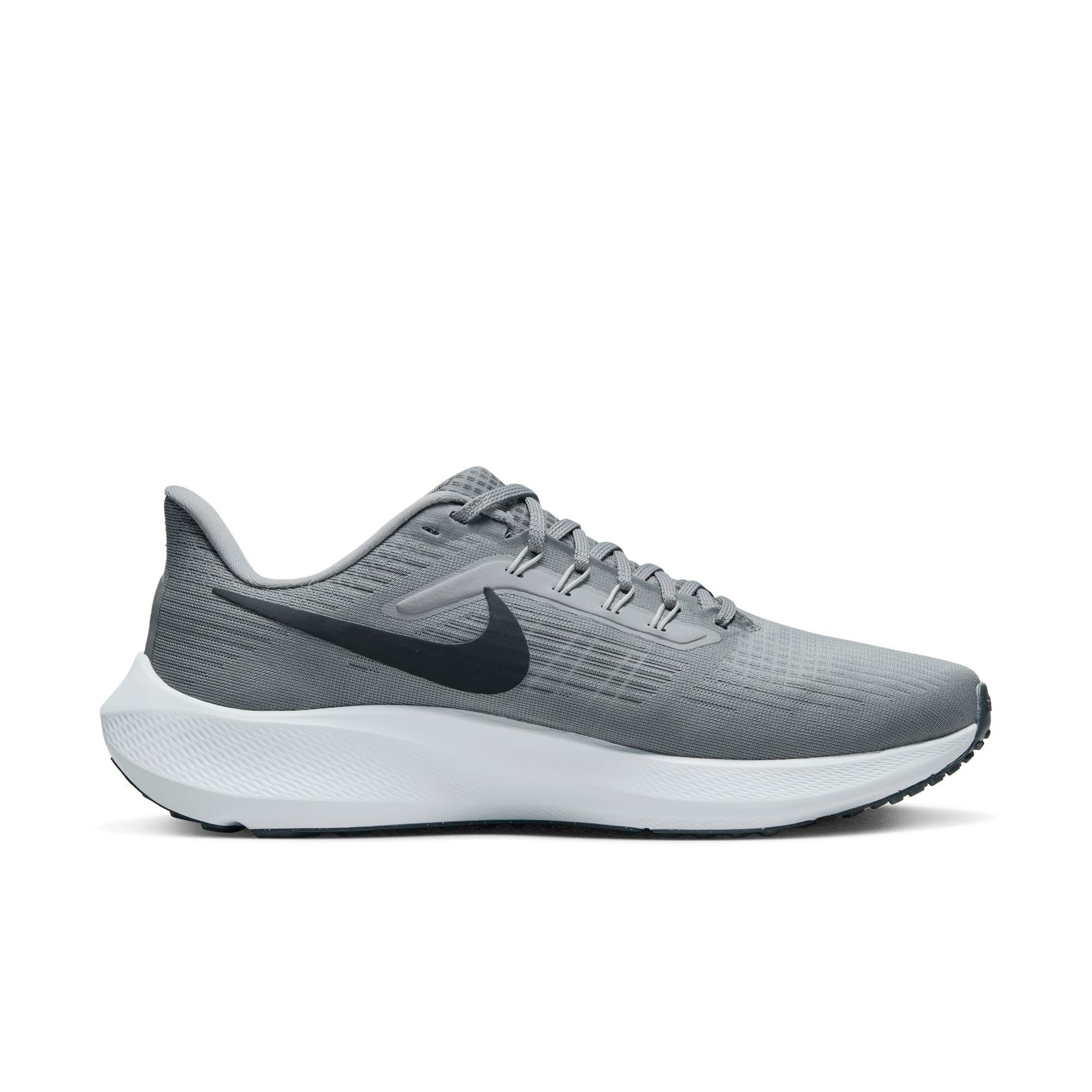 Nike grey shop running shoes