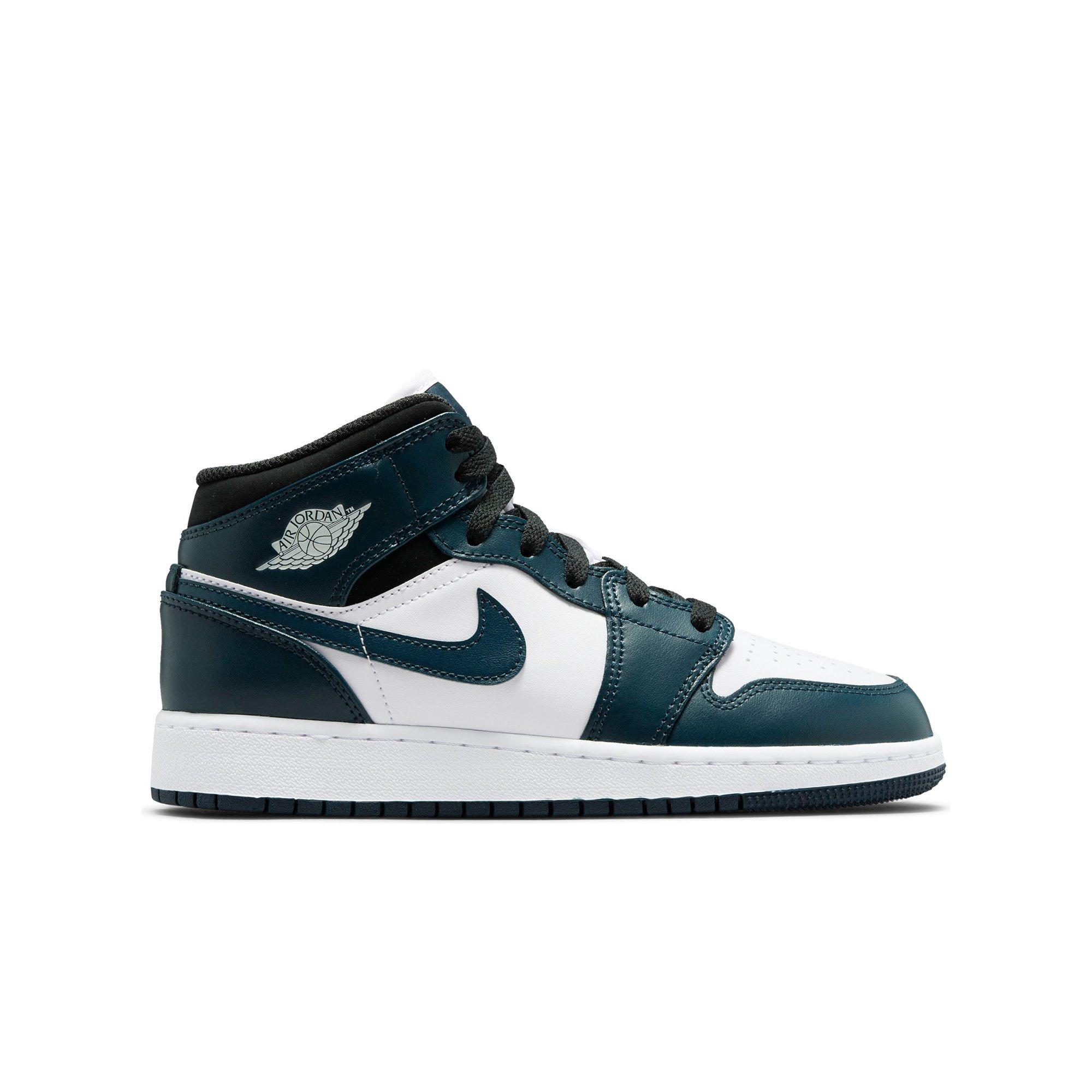 Boys grade school store air jordan 1