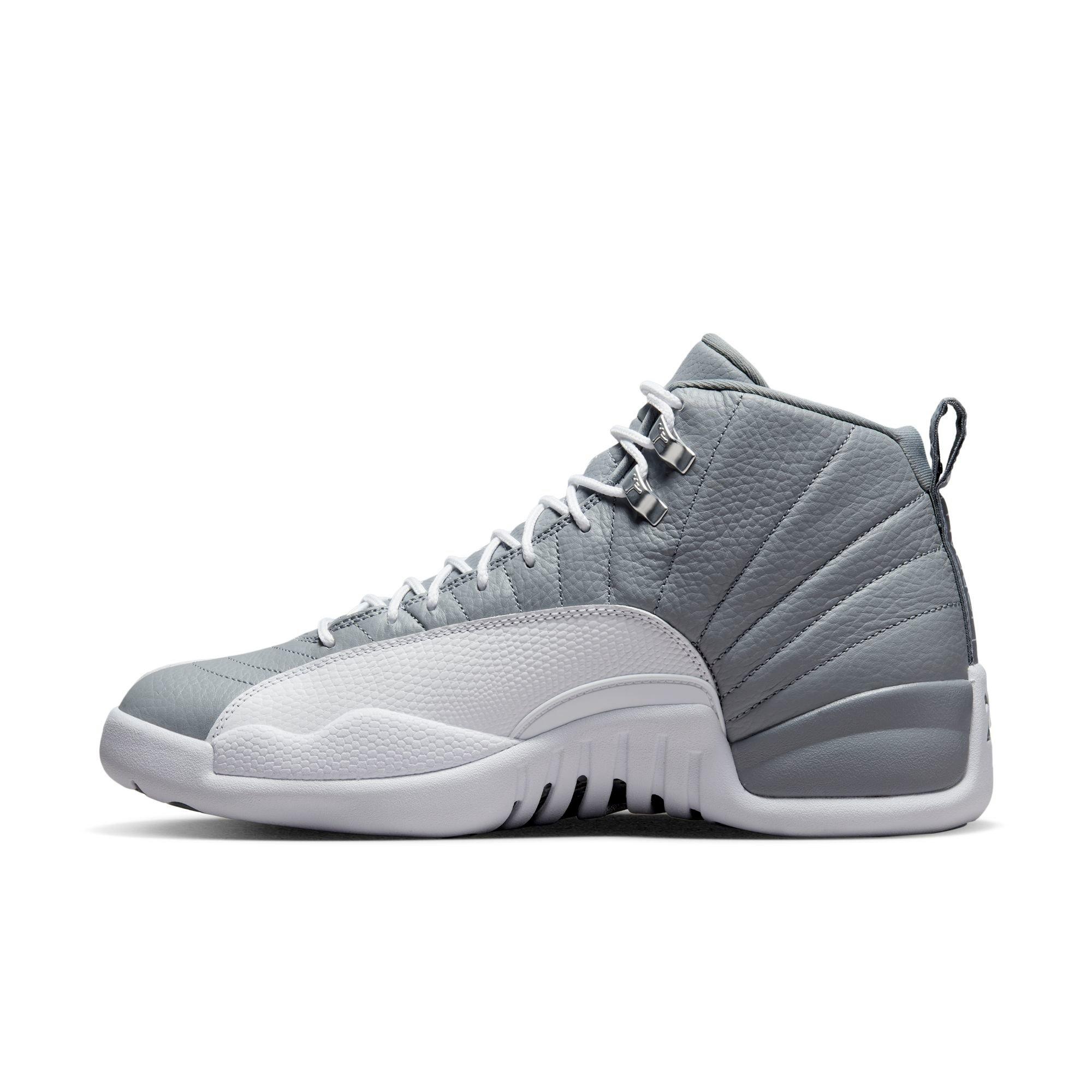 White and grey on sale jordan 12 219