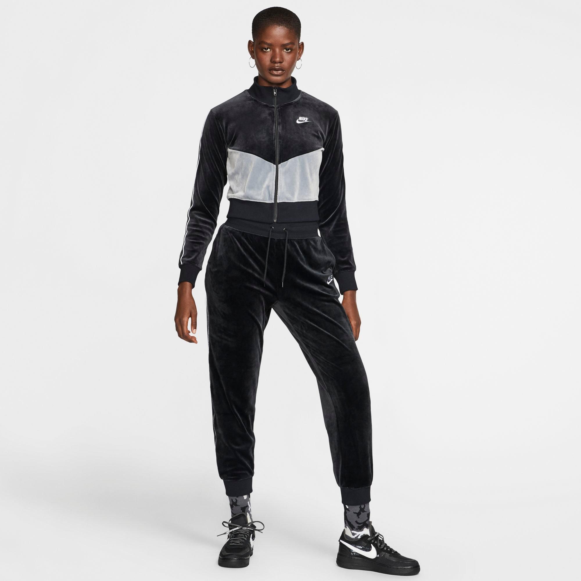 nike women's sportswear heritage plush joggers