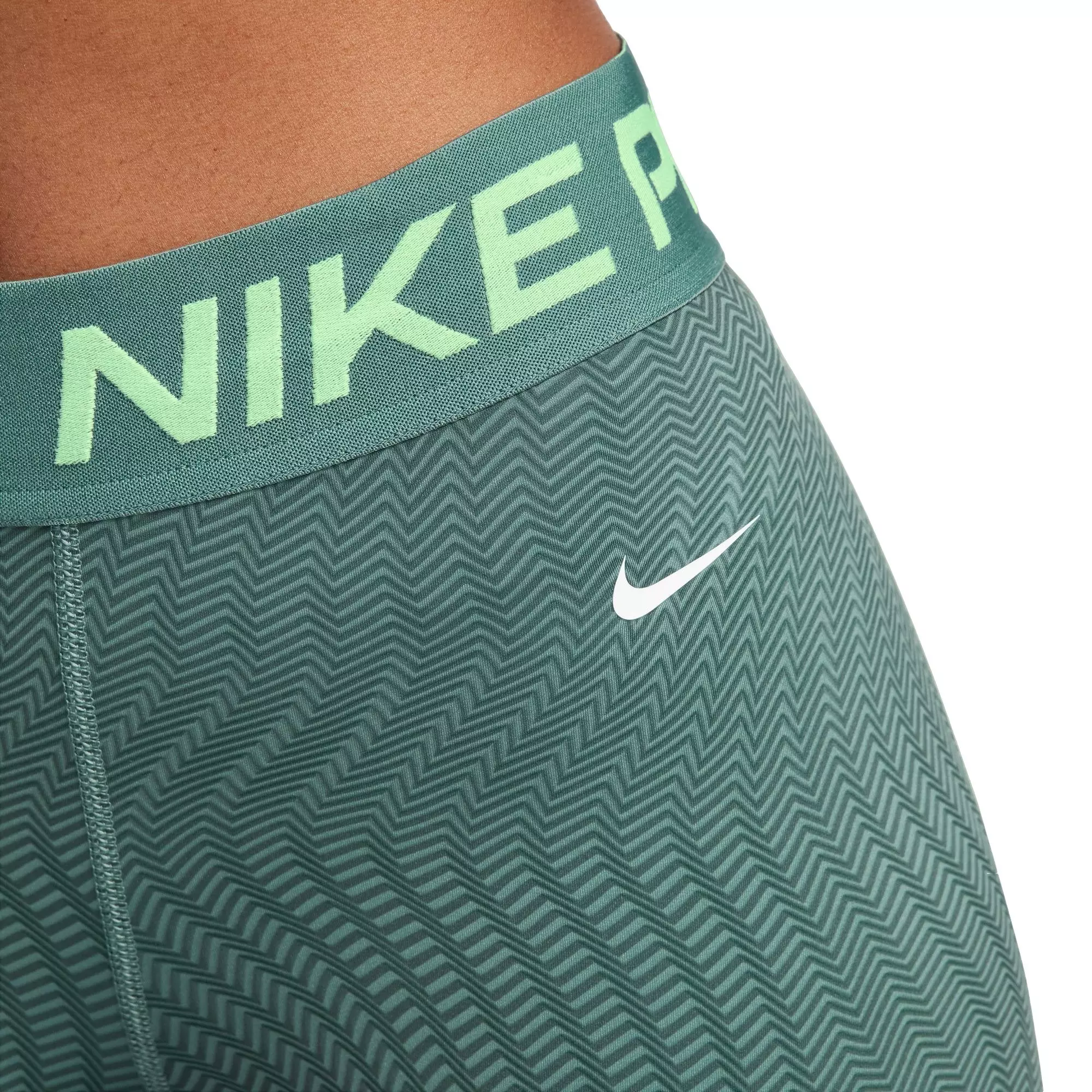 Nike Women's Pro 3-Inch Printed Shorts - Bicoastal - GREEN