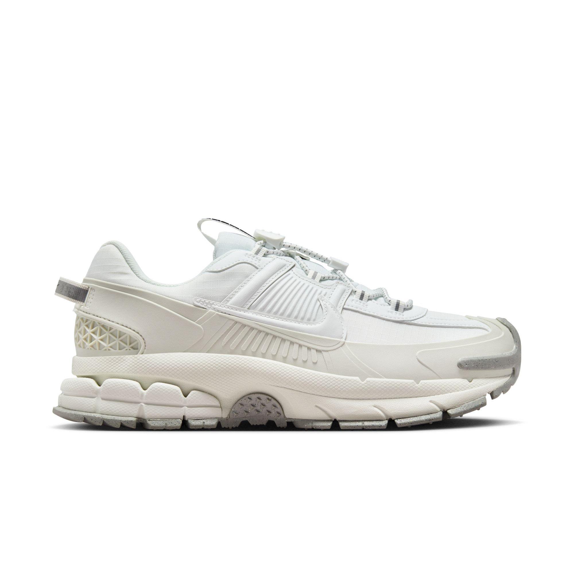 Nike Zoom Vomero 5 Roam Winterized "Summit White/Light Bone" Women's Shoe - CREAM