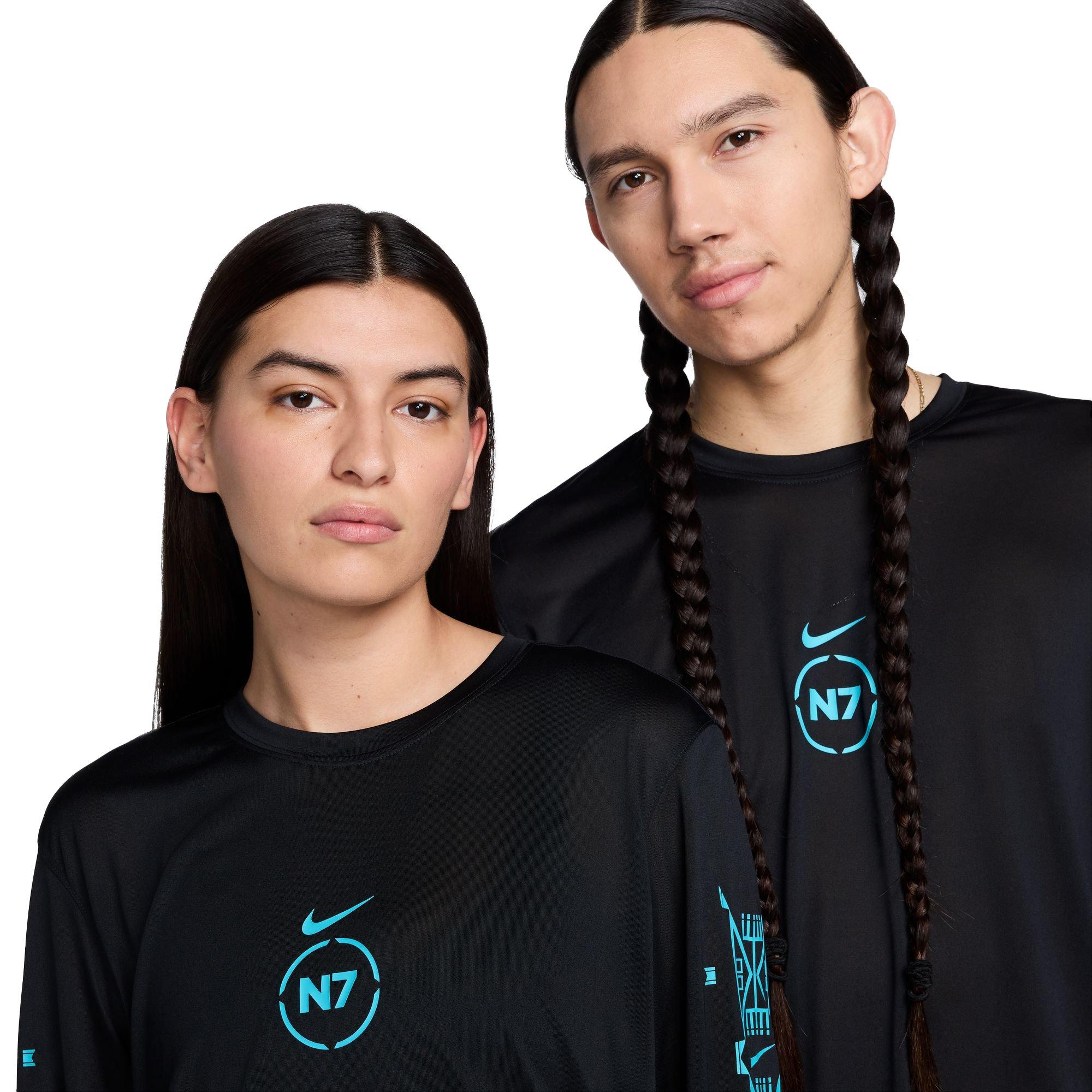 Nike N7 Men's Dri-FIT "Dusty Cactus" Long-Sleeve Legend Tee - BLACK Thumbnail View 3