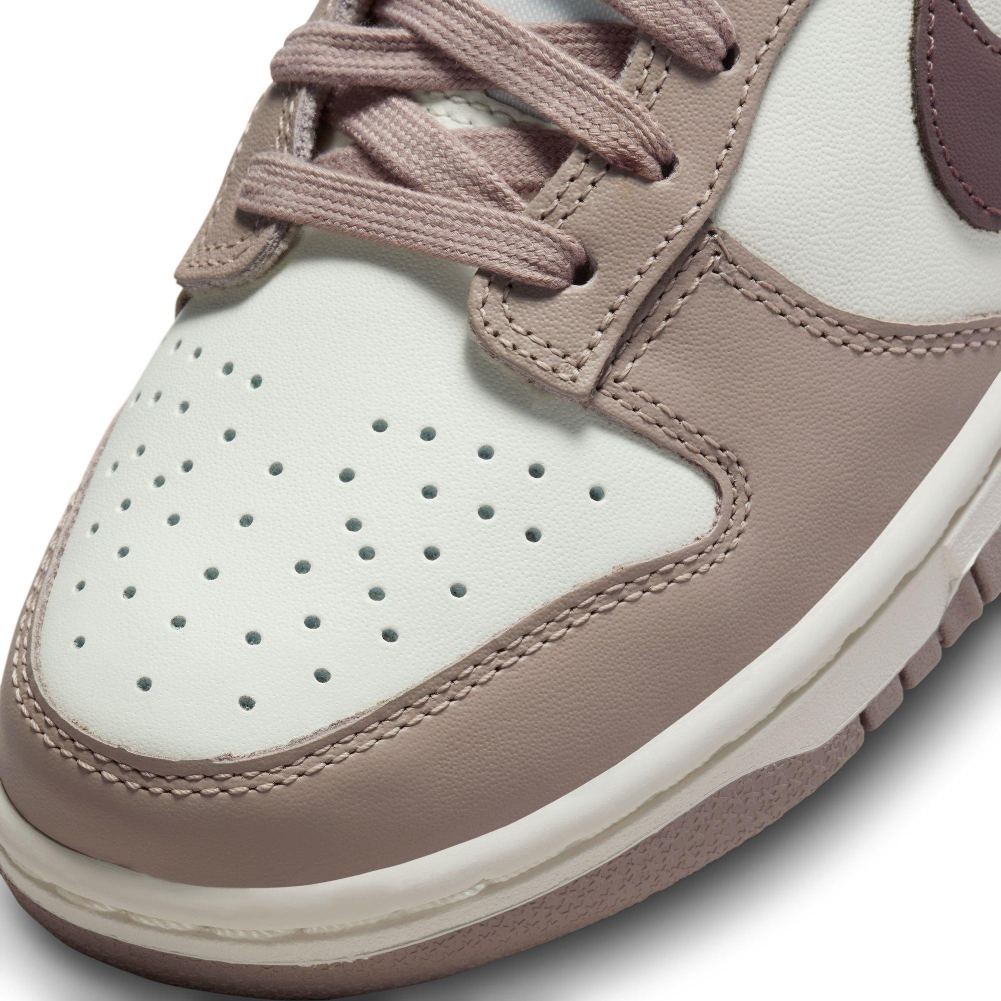 国内配送 NIKE WMNS DUNK LOW SAIL/PLUM ECLIPSE-DIFFUSED TAUPE Nike Dunk Low 