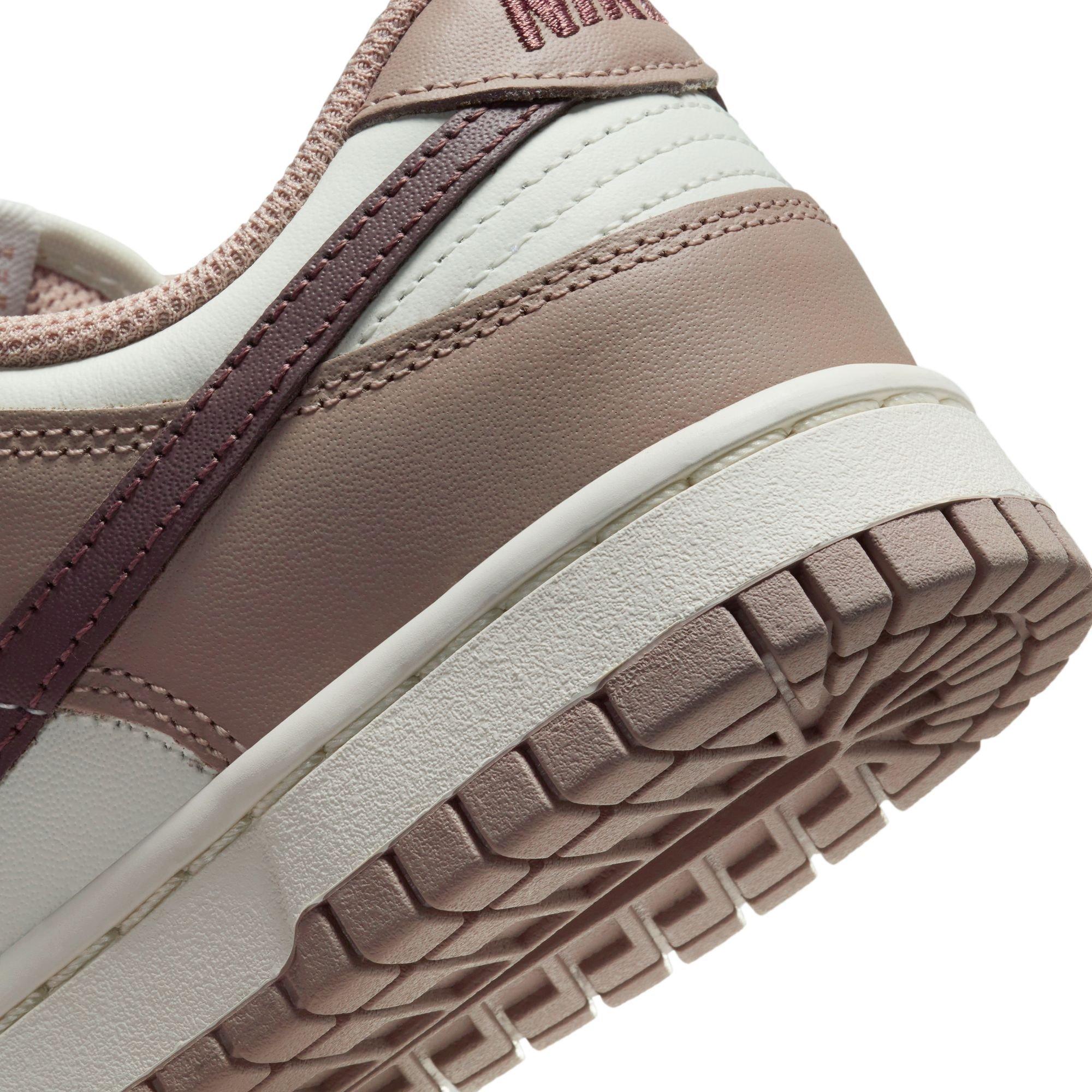 国内配送 NIKE WMNS DUNK LOW SAIL/PLUM ECLIPSE-DIFFUSED TAUPE Nike Dunk Low 
