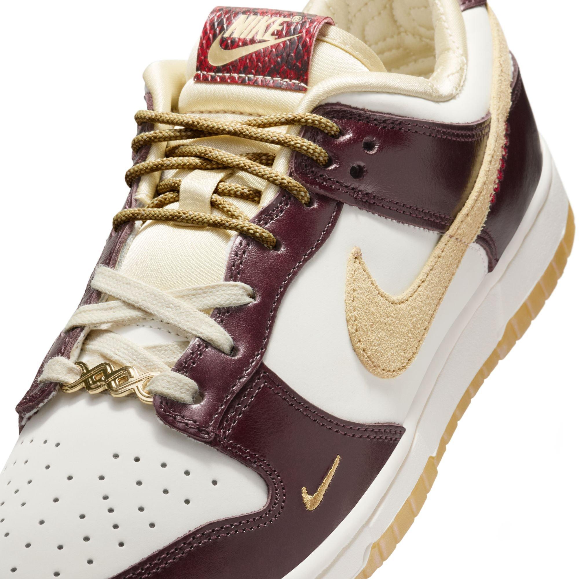 Nike Dunk Low LX  display picture 2