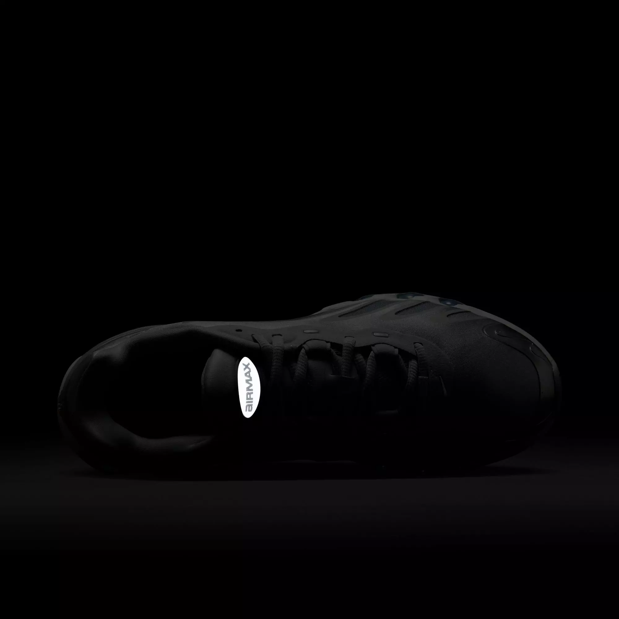 Nike Air Max Dn8 "Metallic Silver" Women's Shoe - WOLF GREY/METALLIC SILVER/OFF WHITE