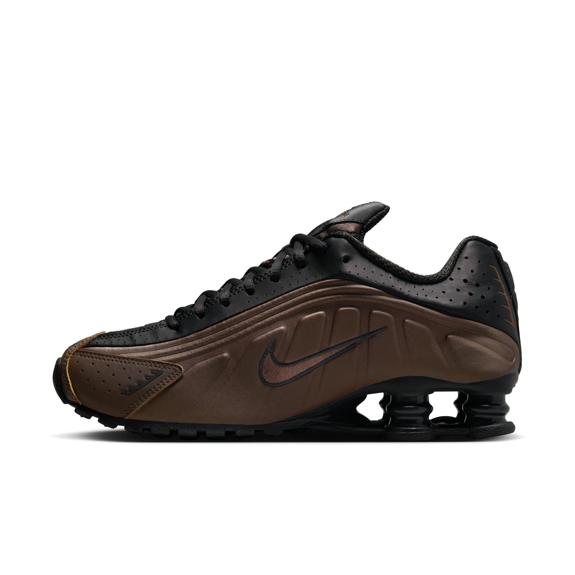 Nike Shox R4 "Off Noir/Ironstone" Women's Shoe - BLACK/GREY Thumbnail View 4