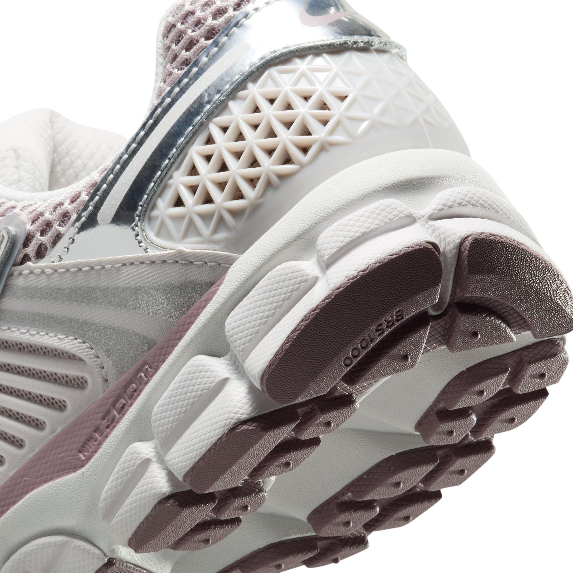 Nike Zoom Vomero 5 "Vast Grey/Metallic Silver" Women's Shoe - GREY/PURPLE Thumbnail View 10