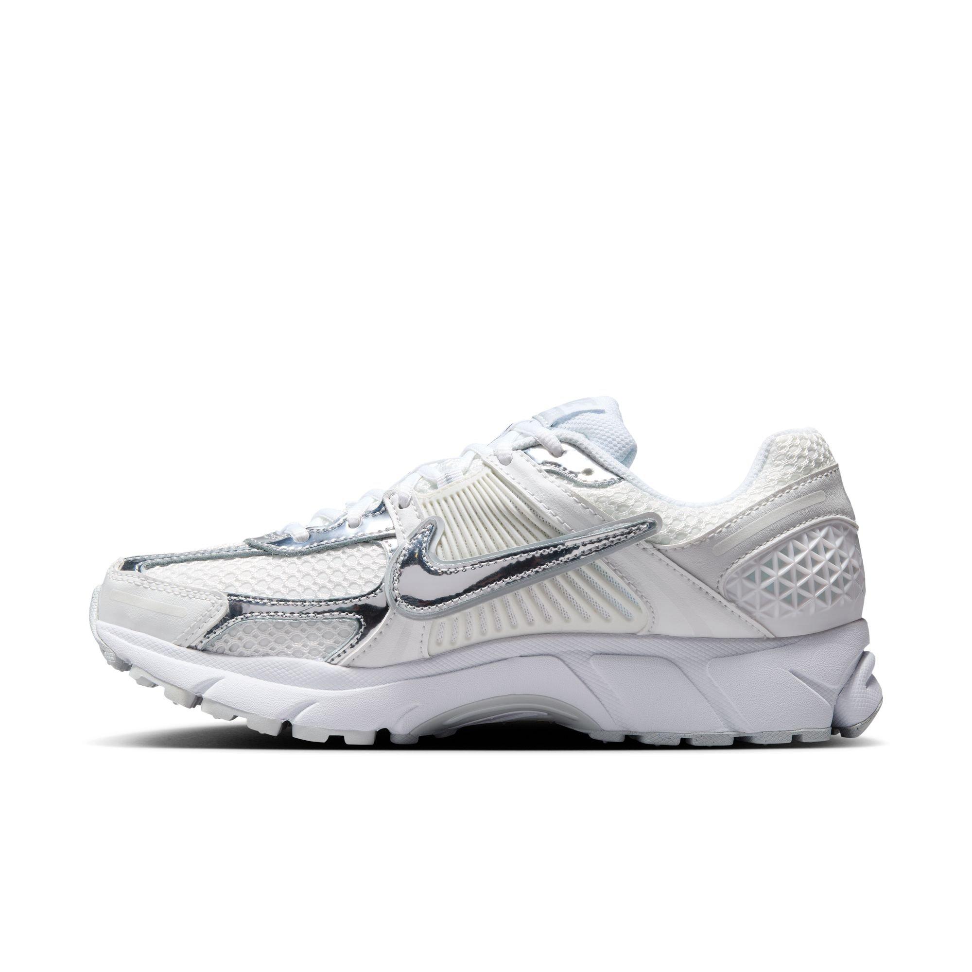 Nike Zoom Vomero 5 Gold "White/Metallic Silver/Summit White" Women's Shoe - WHITE/SILVER Thumbnail View 4