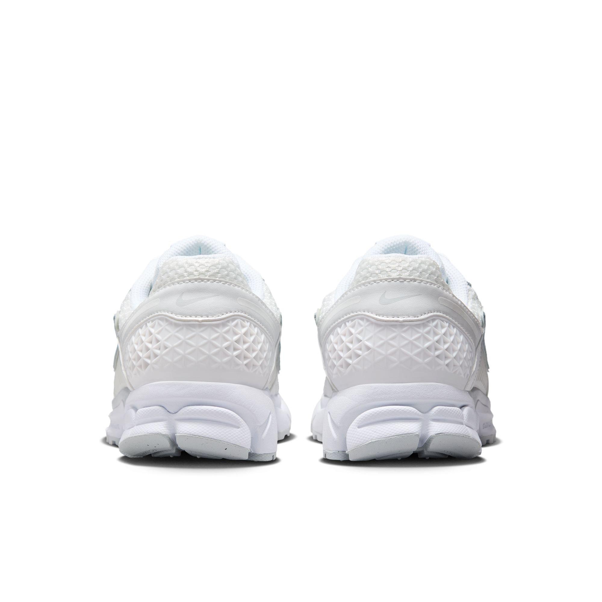 Nike Zoom Vomero 5 Gold "White/Metallic Silver/Summit White" Women's Shoe - WHITE/SILVER Thumbnail View 7