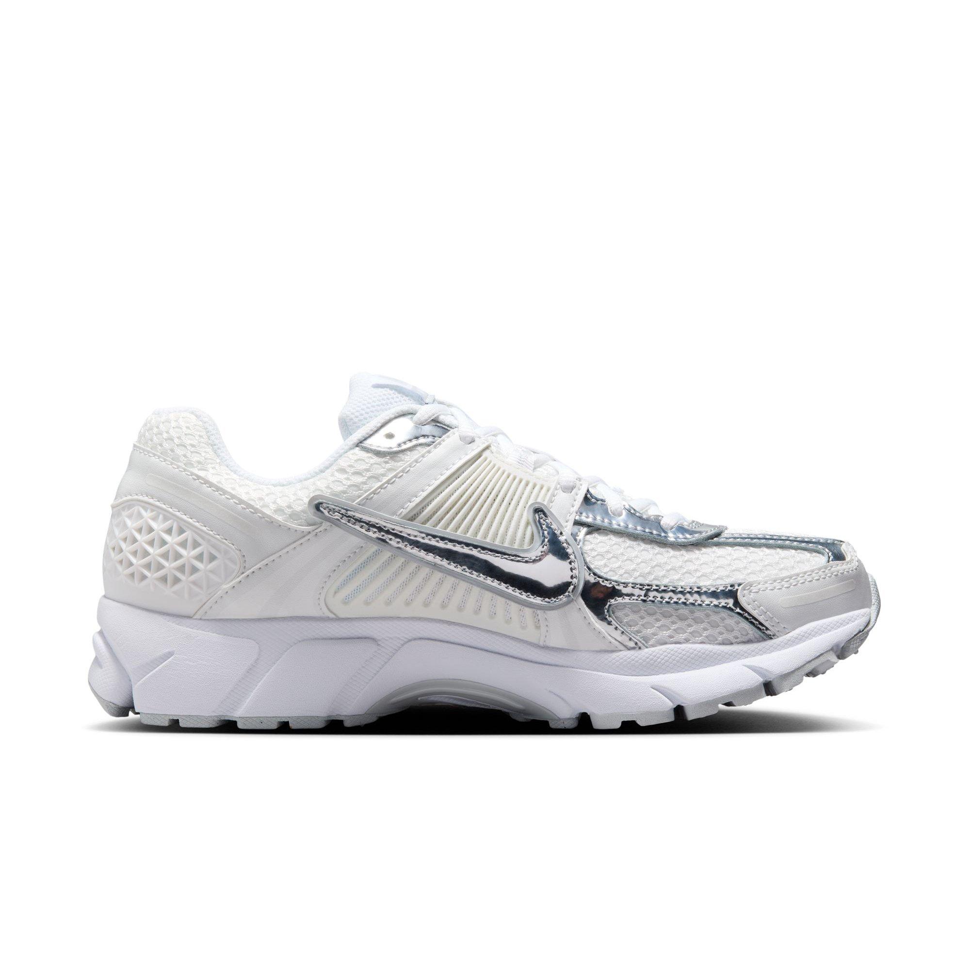 Nike Zoom Vomero 5 Gold "White/Metallic Silver/Summit White" Women's Shoe - WHITE/SILVER Thumbnail View 2