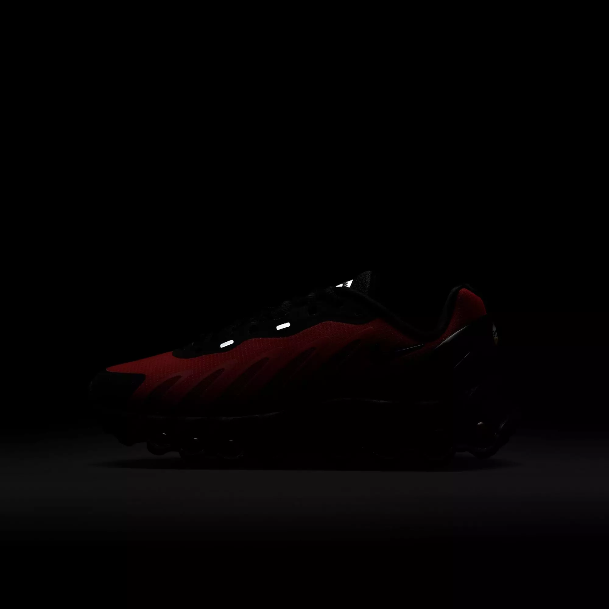 Nike Air Max Dn8 "Bright Crimson" Grade School Kids' Shoe - BLACK/UNIVERSITY RED