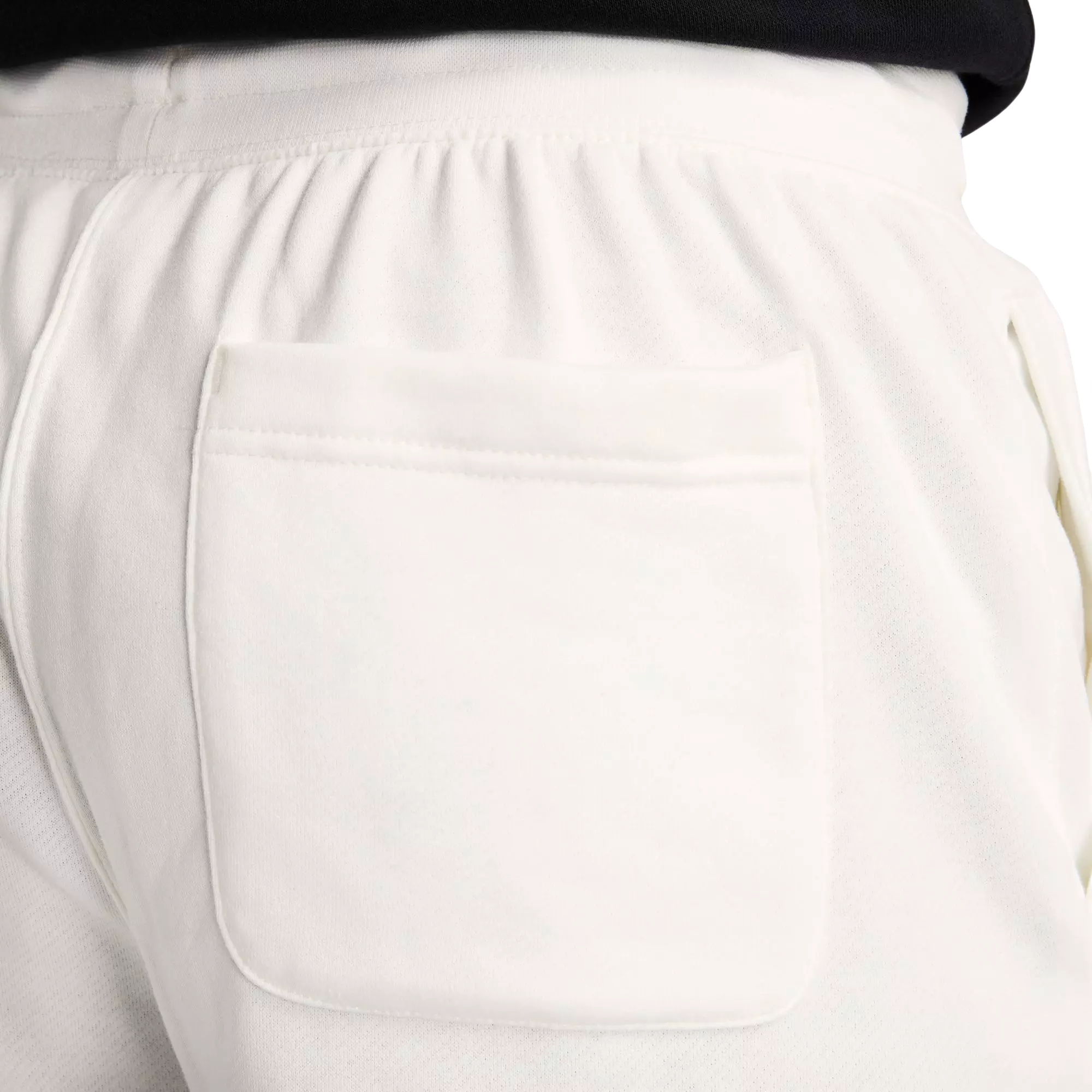 Nike Men's Club French Terry Alumni Shorts - WHITE