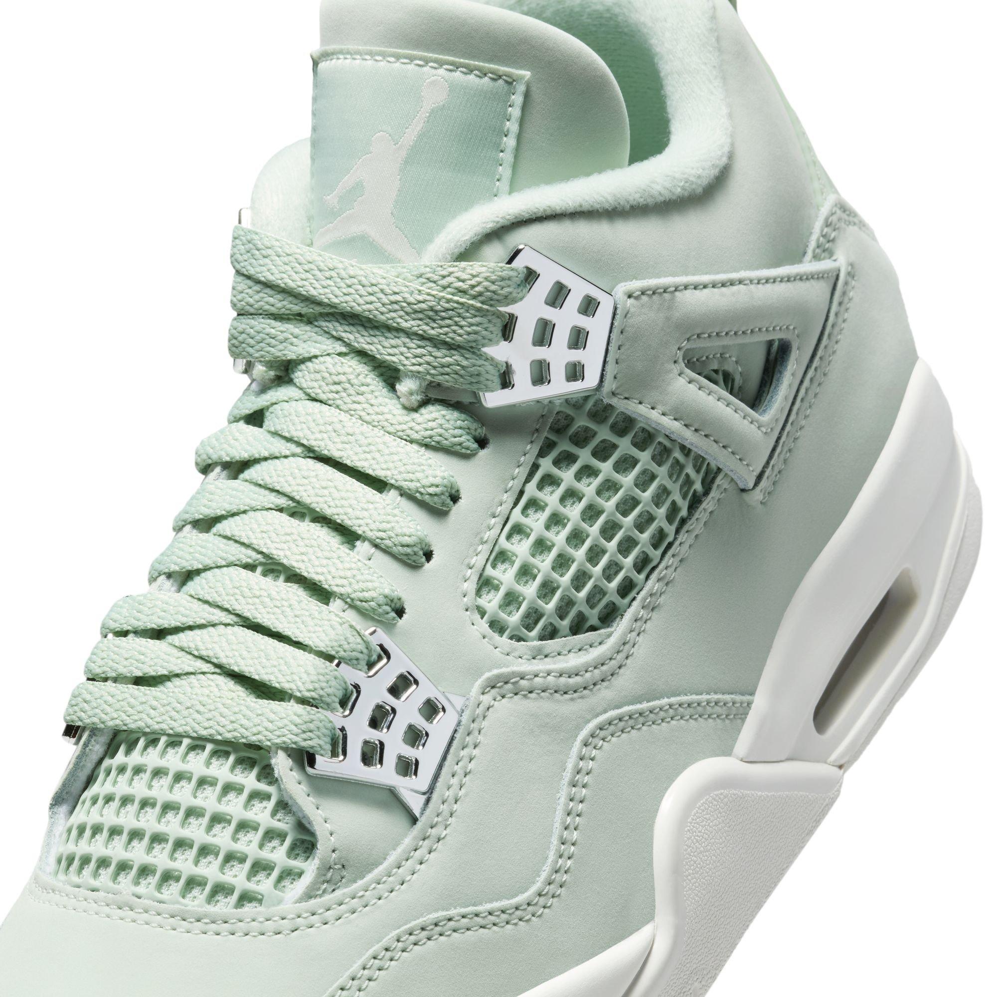 Air Jordan 4 Retro Shoes